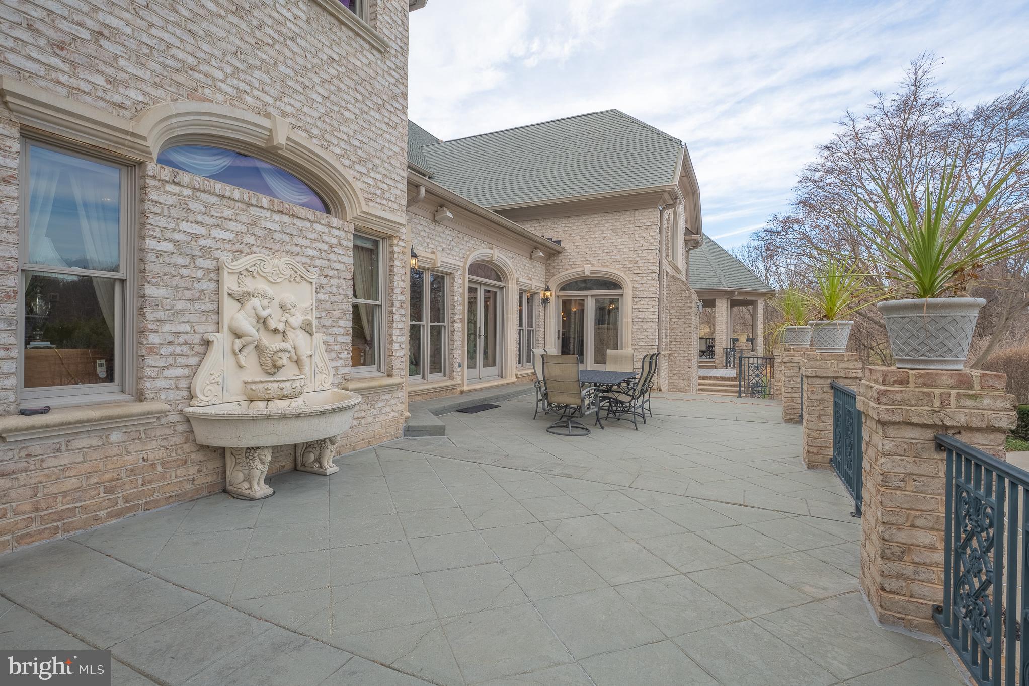 RIDGEWOOD - Residential