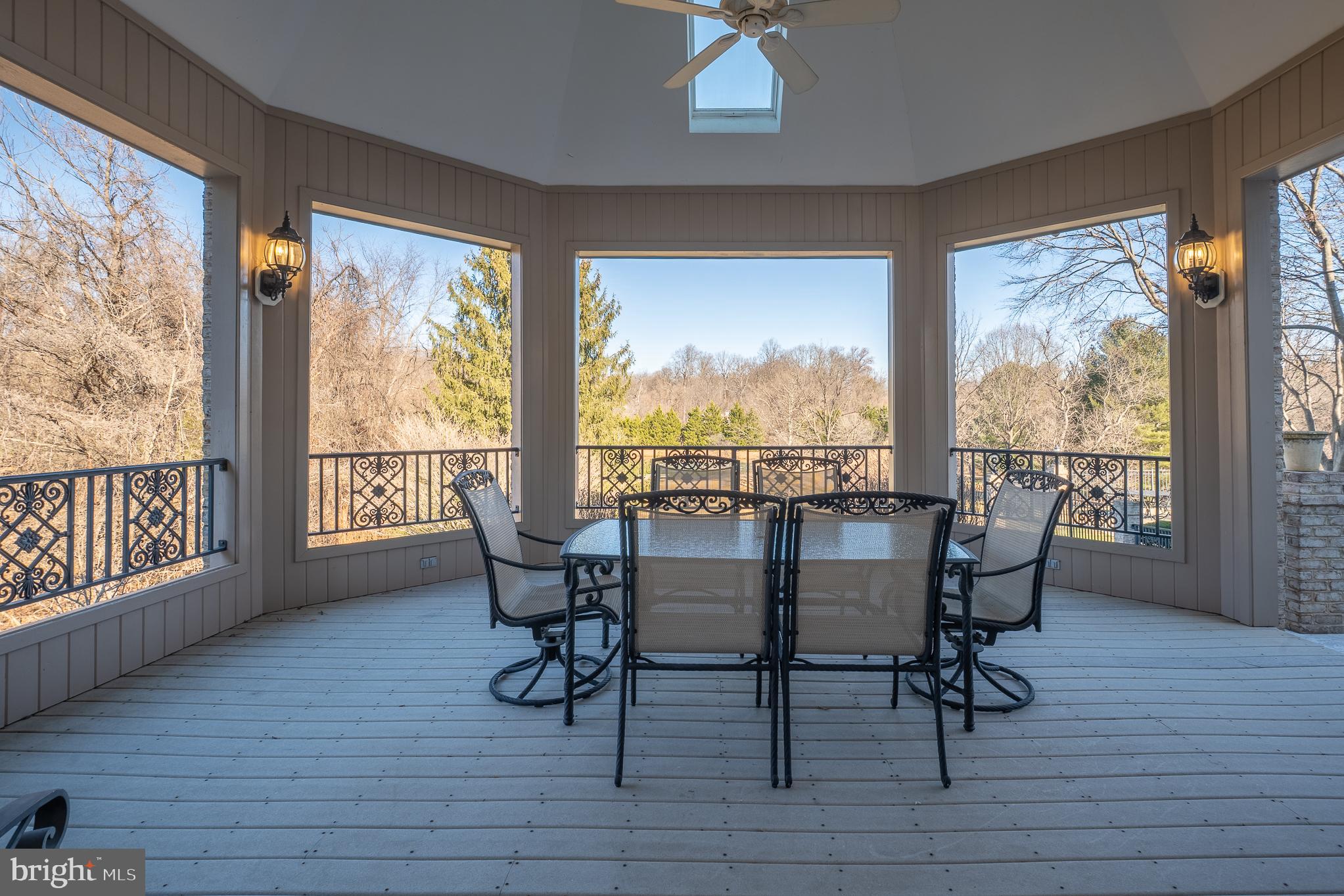 RIDGEWOOD - Residential