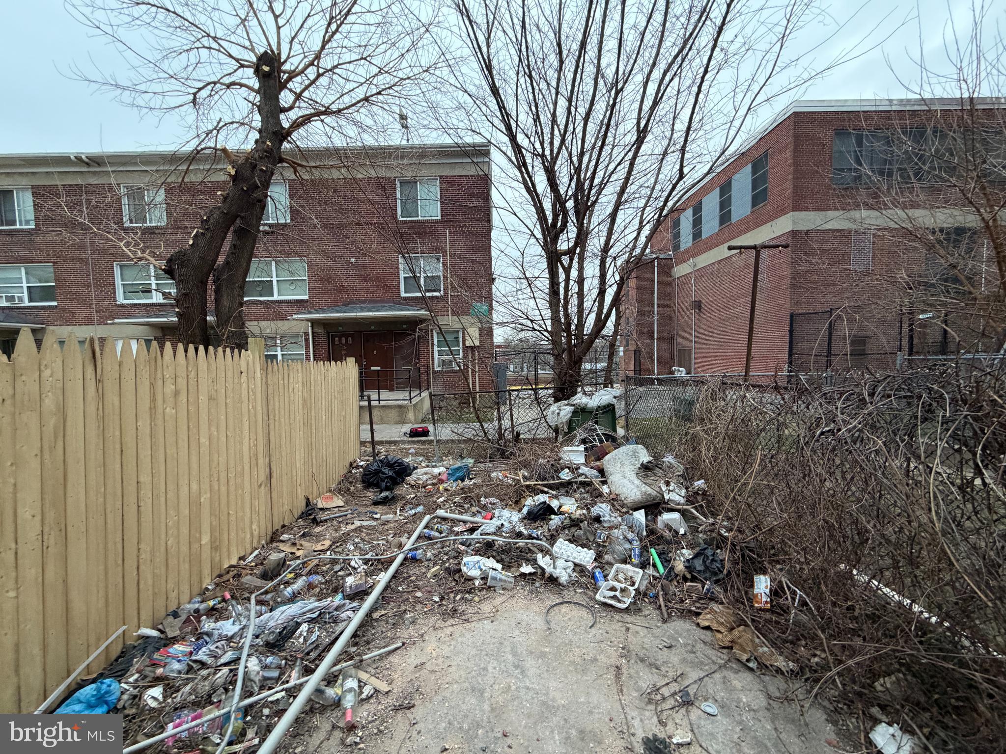 SANDTOWN-WINCHESTER - Residential