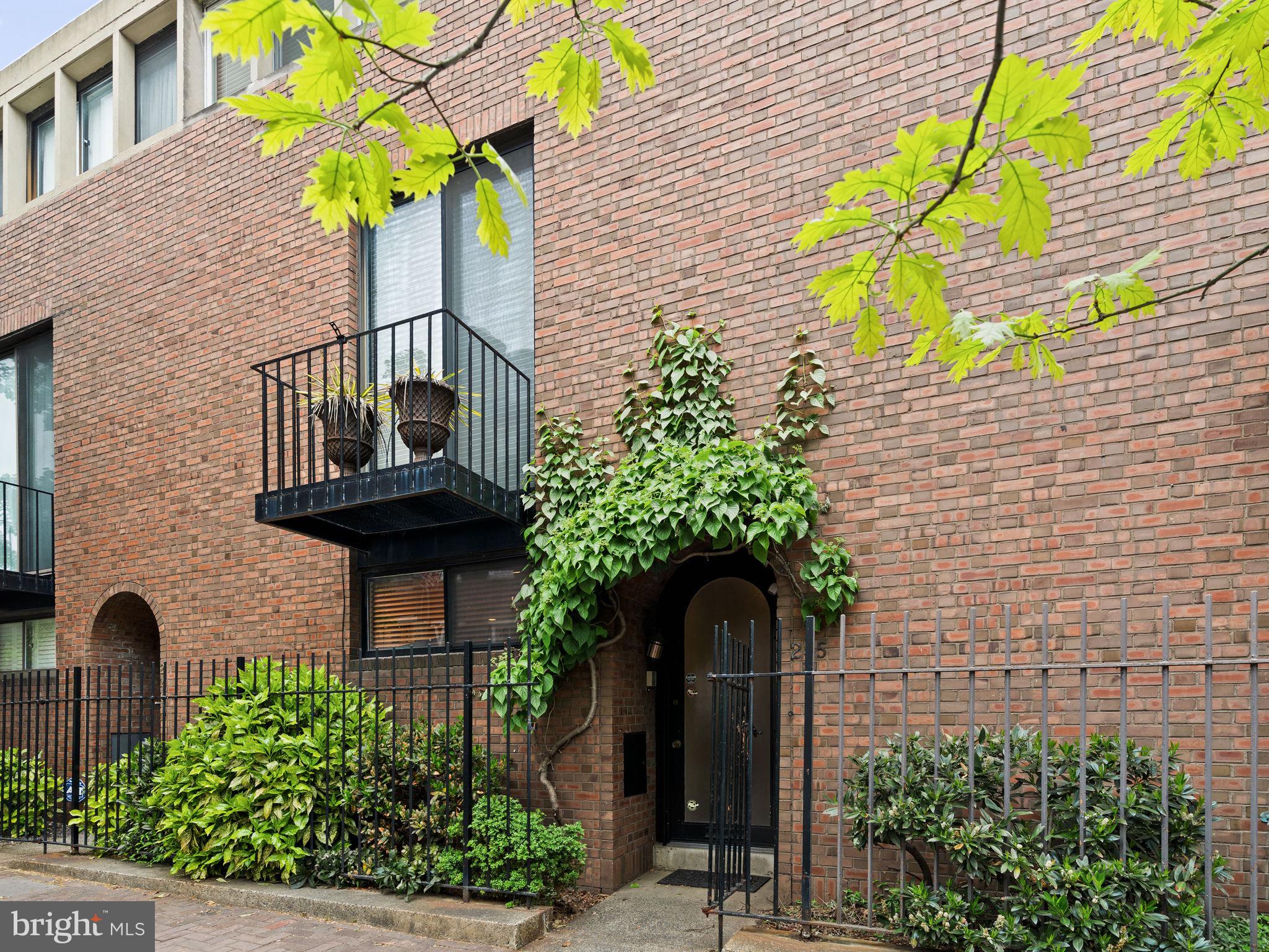 SOCIETY HILL - Residential