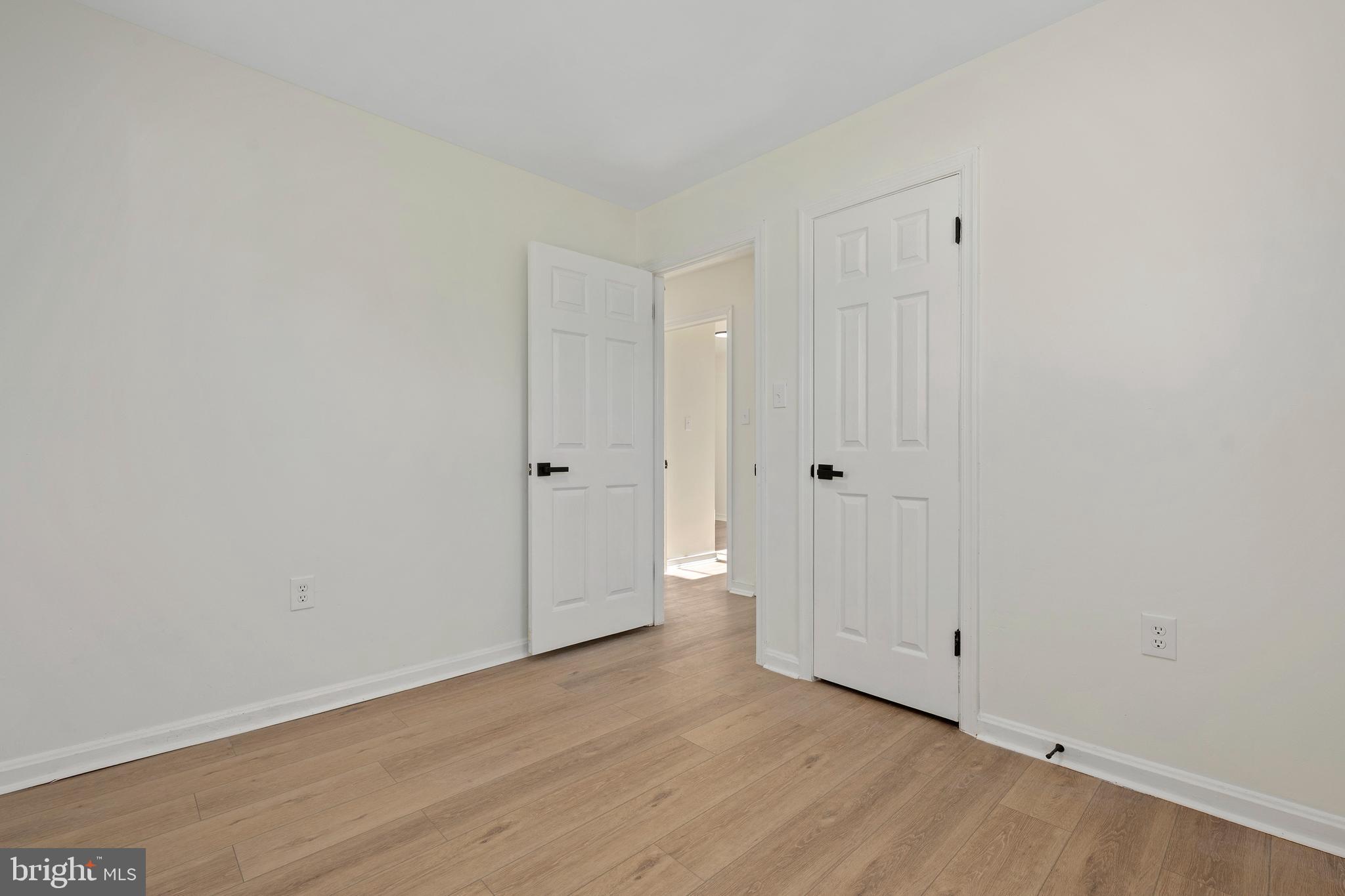 HARRY ROSS PROPERTY - Residential