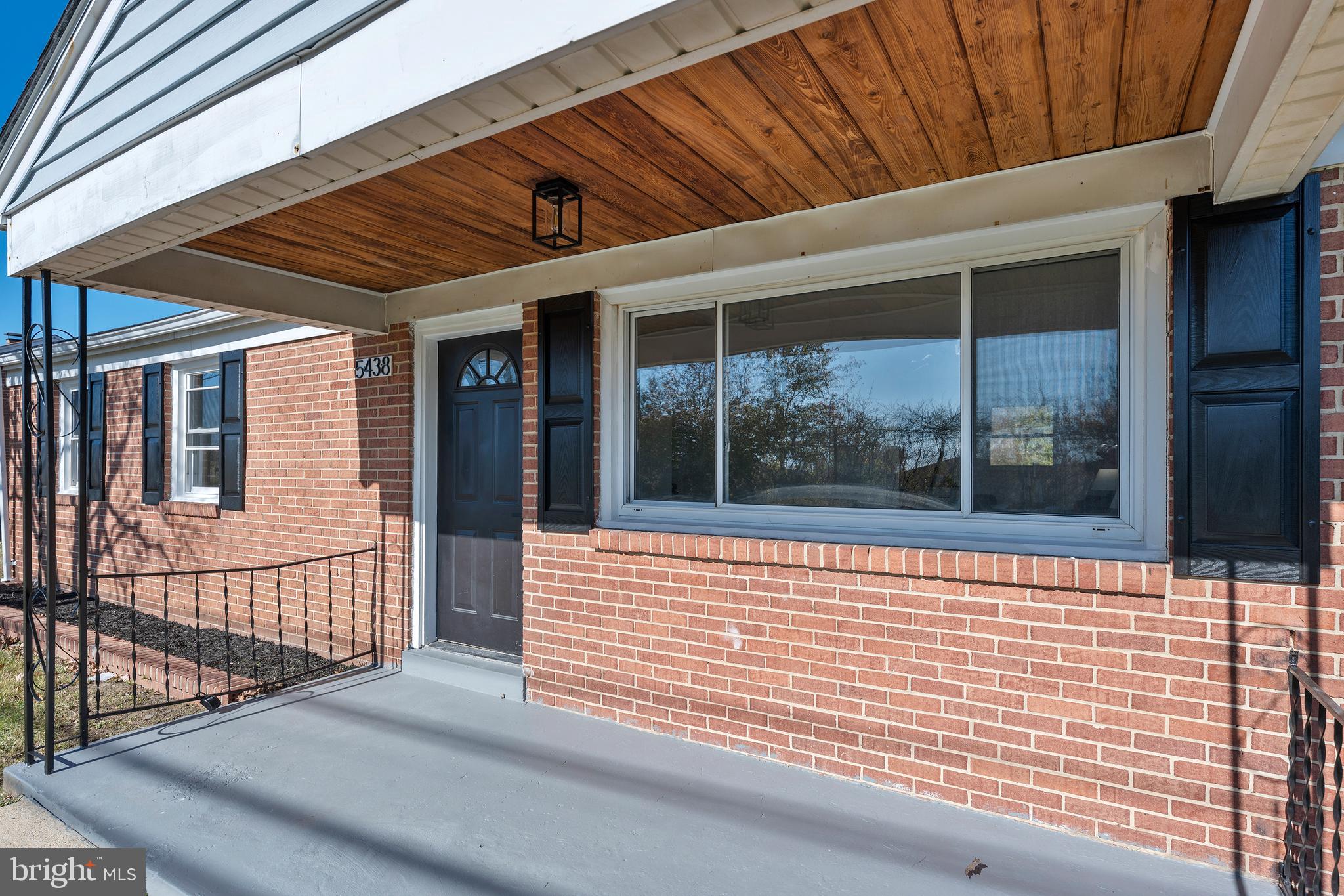 HARRY ROSS PROPERTY - Residential