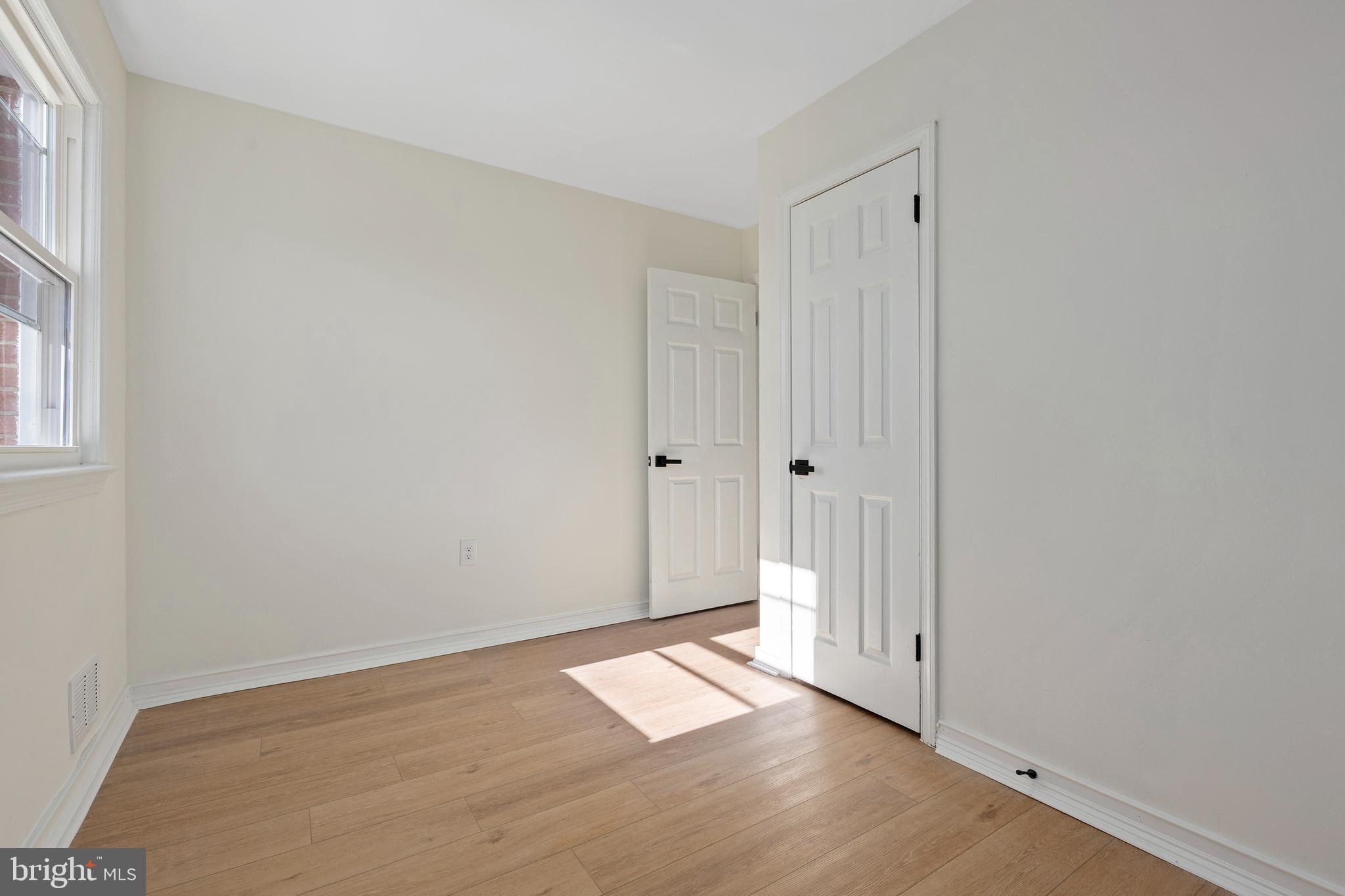 HARRY ROSS PROPERTY - Residential
