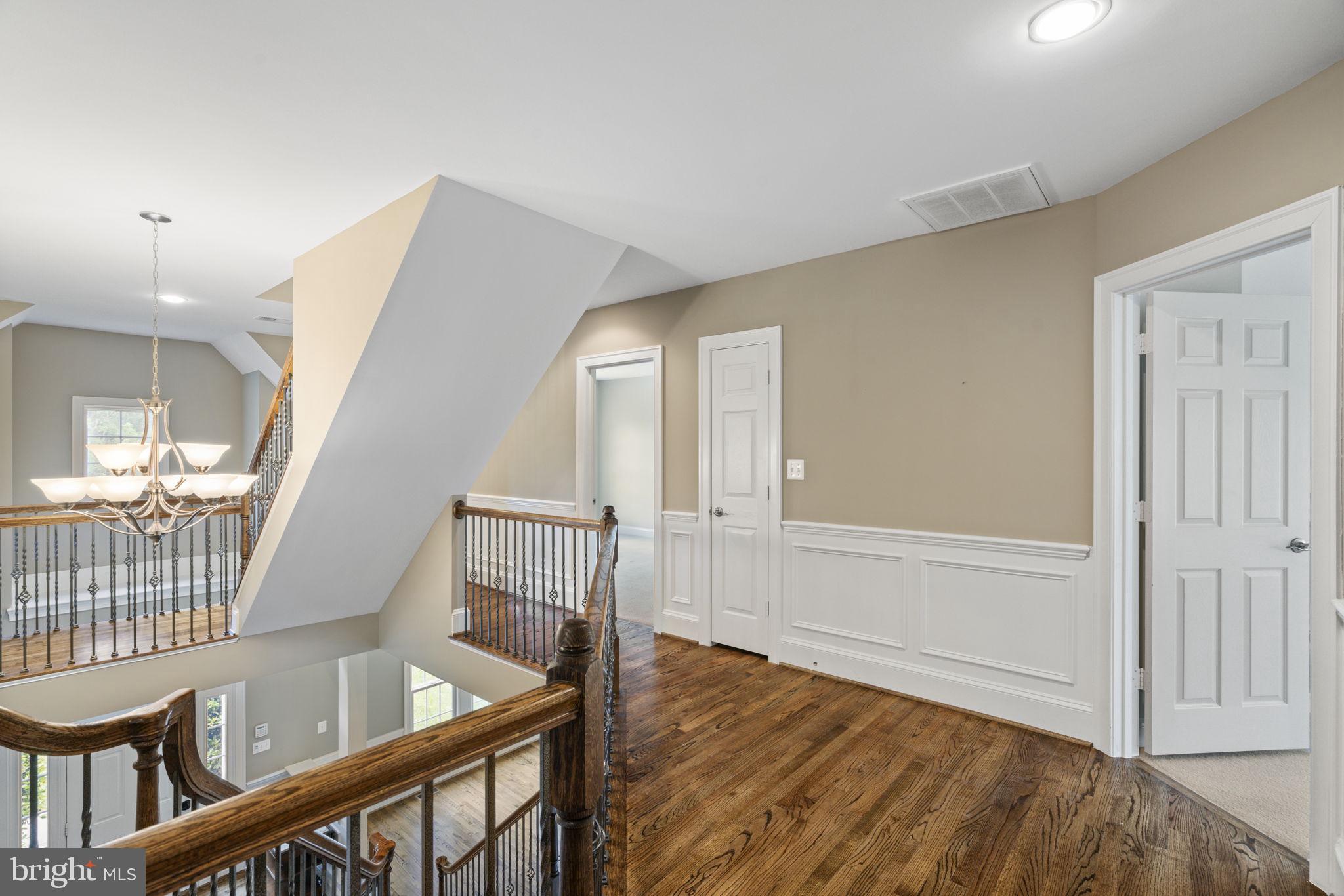 CROOKED CREEK - Residential