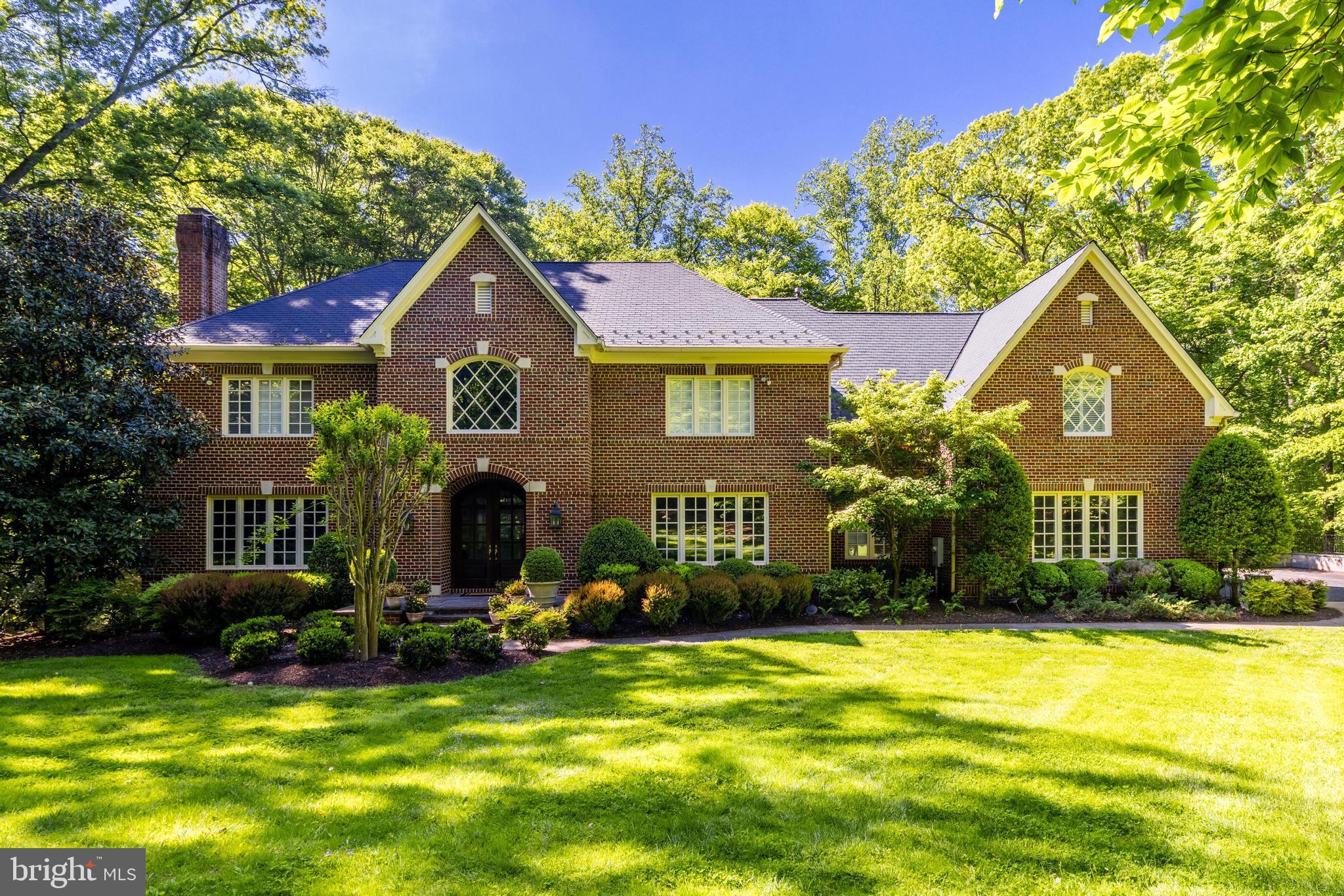 FALCON RIDGE - Residential