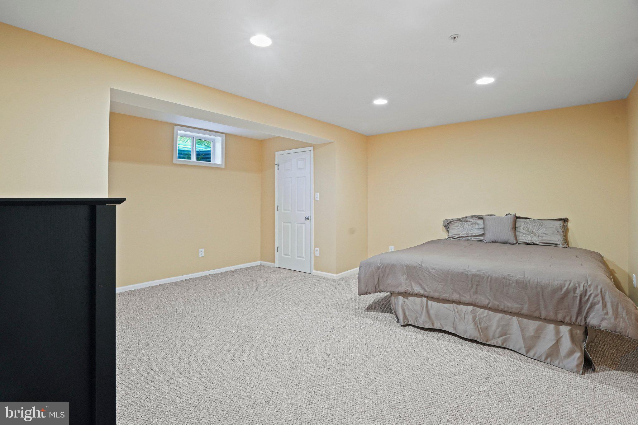 SENECA CROSSING - Residential