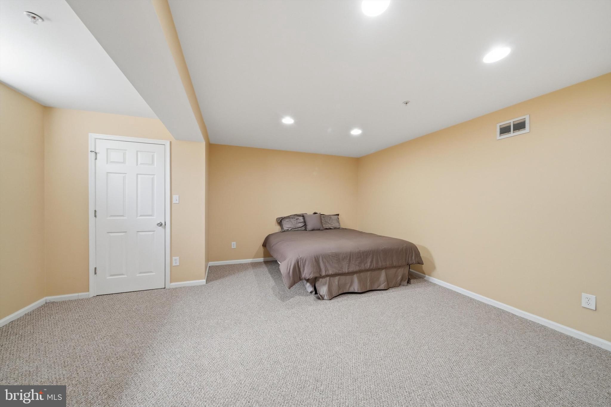 SENECA CROSSING - Residential