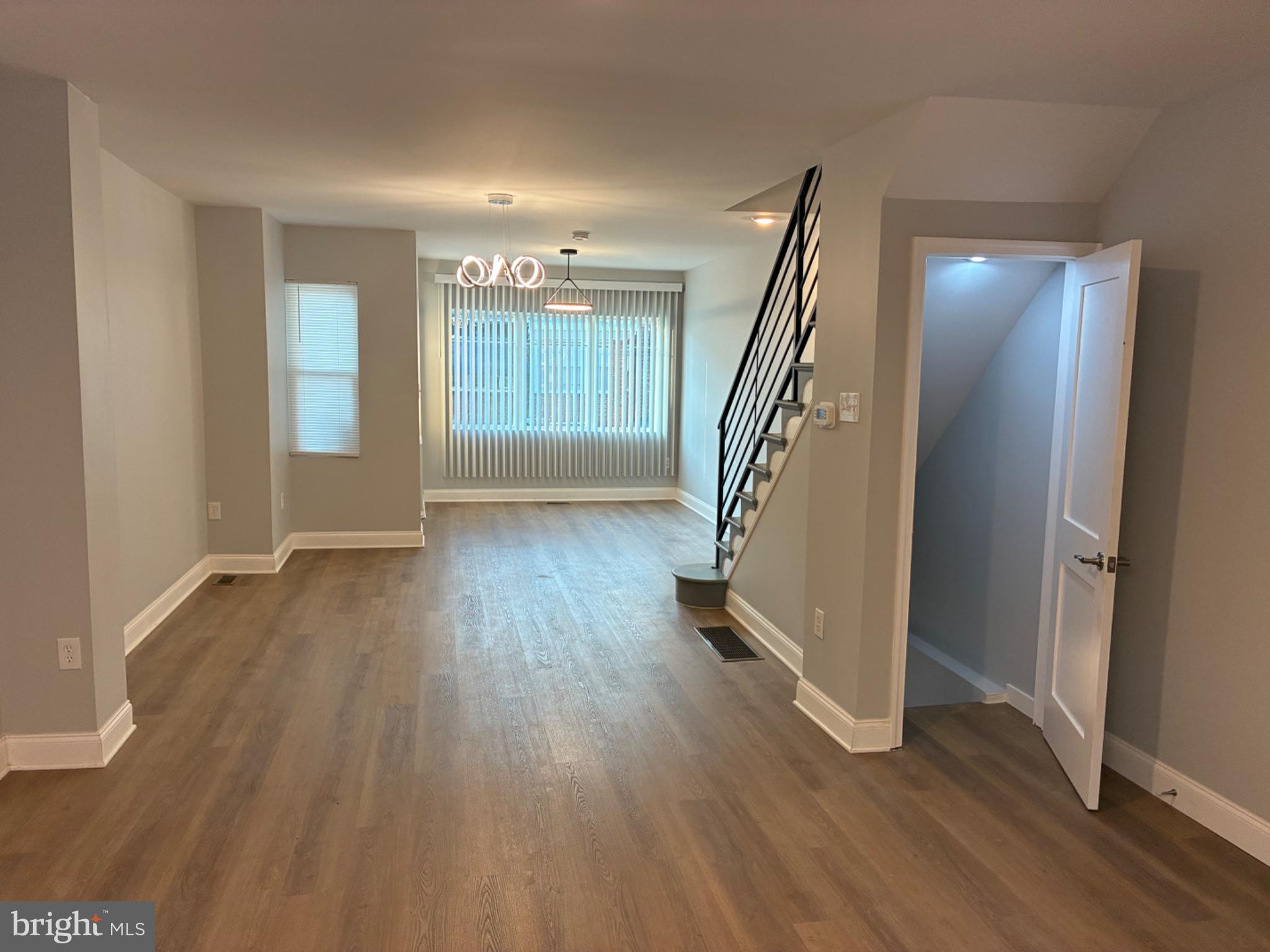 WEST OAK LANE - Residential