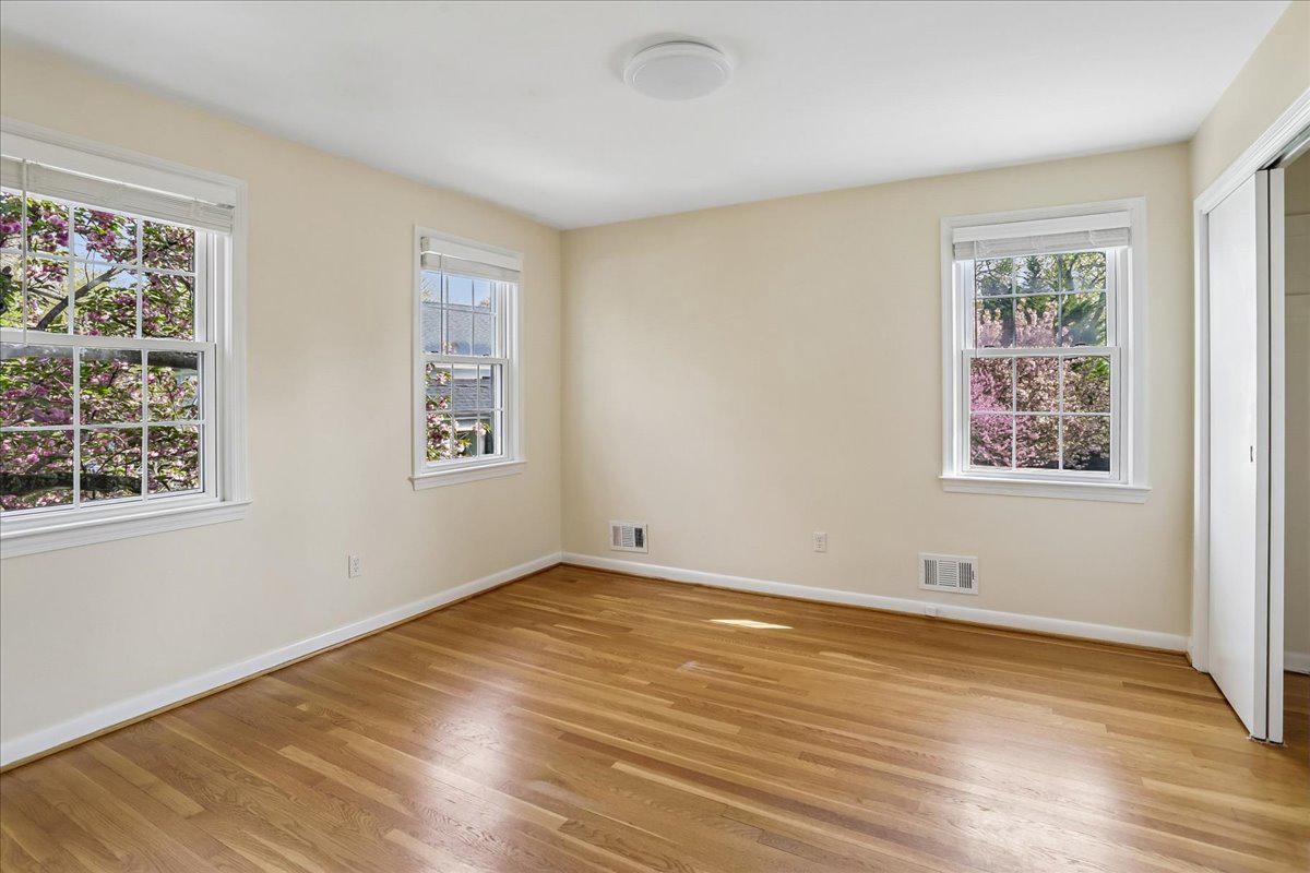 BRADLEY HILLS - Residential