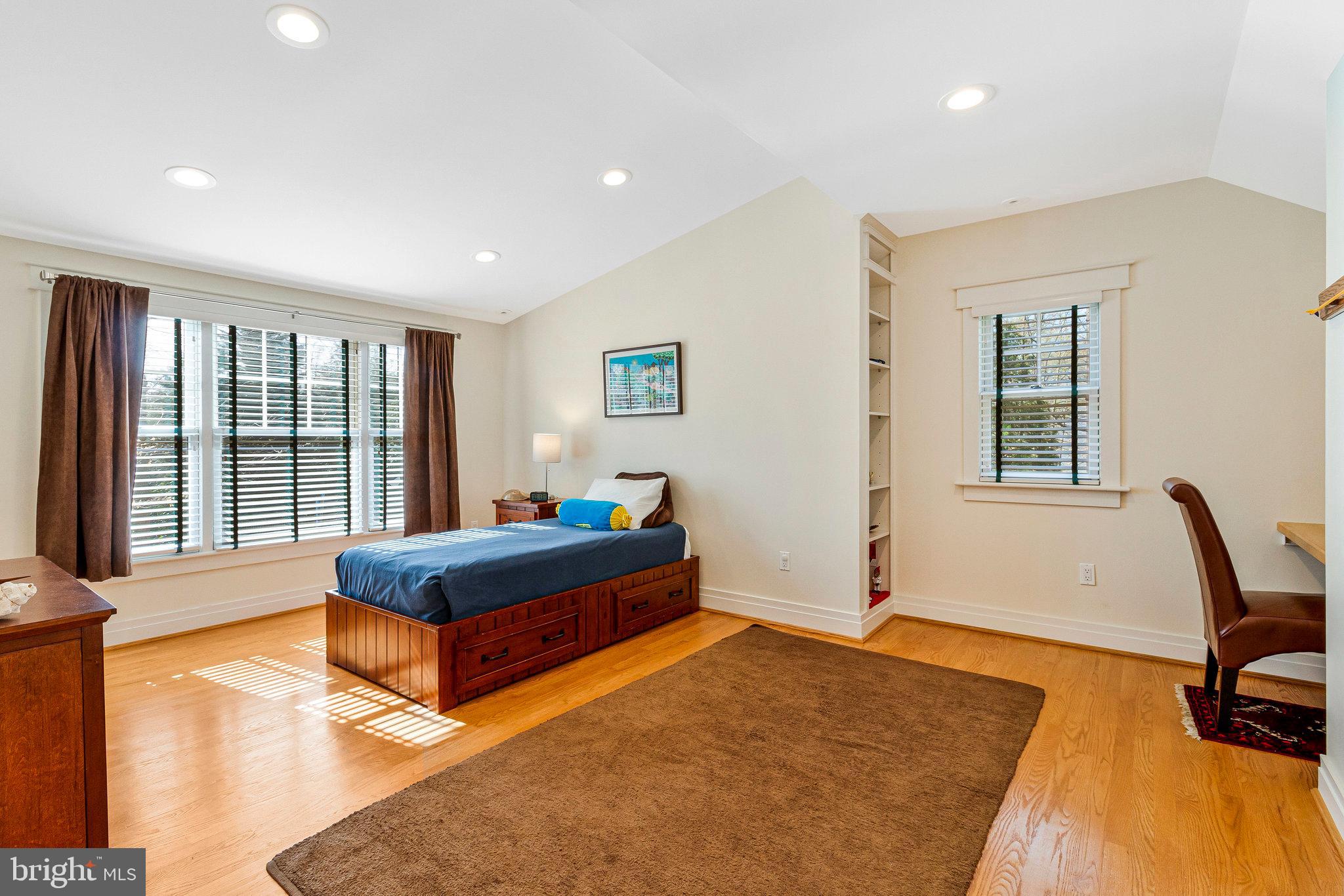 WOODLAND ACRES - Residential
