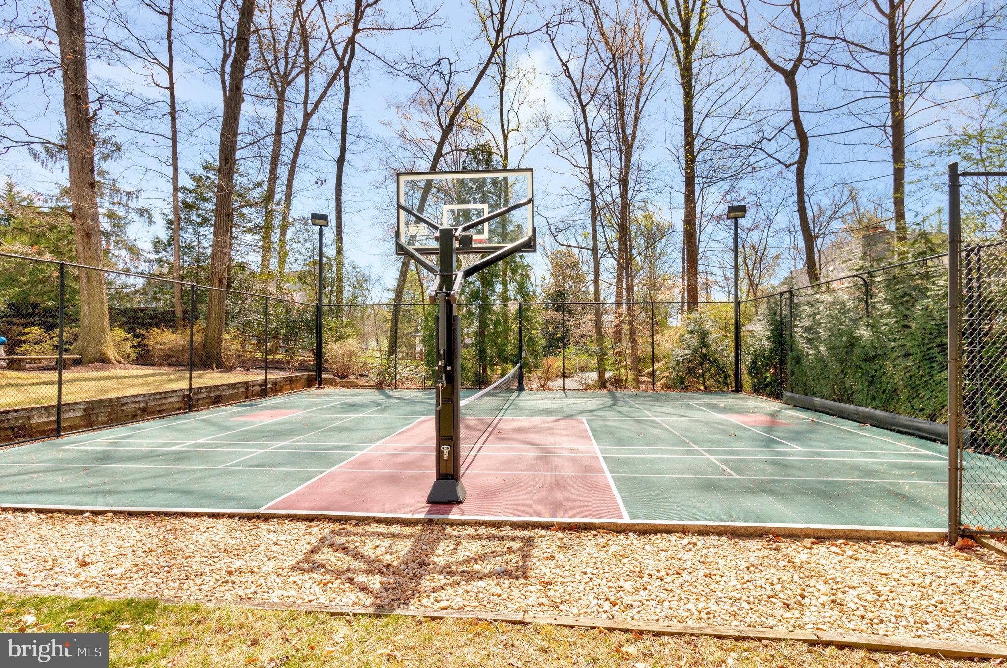 WOODLAND ACRES - Residential