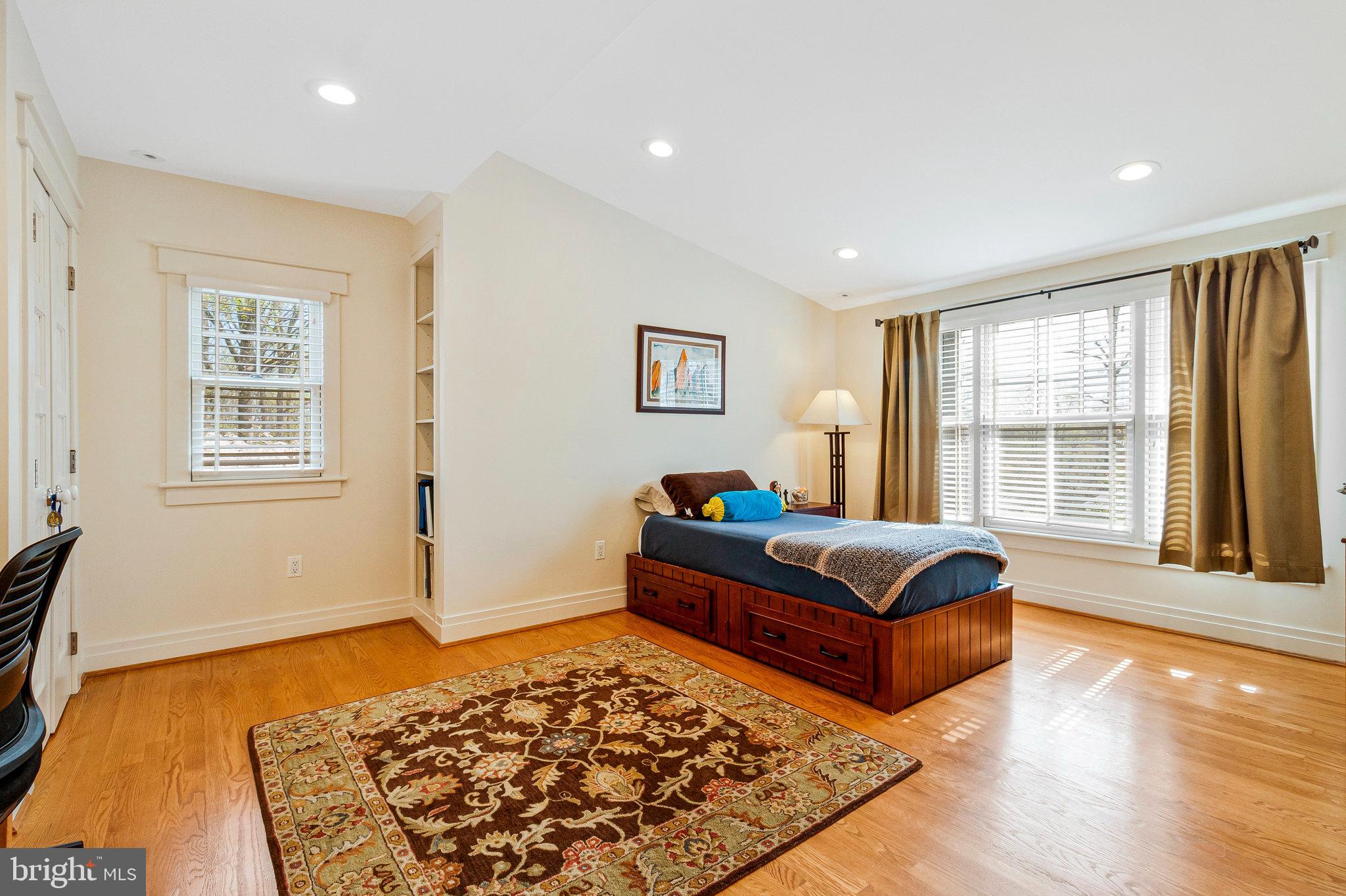 WOODLAND ACRES - Residential