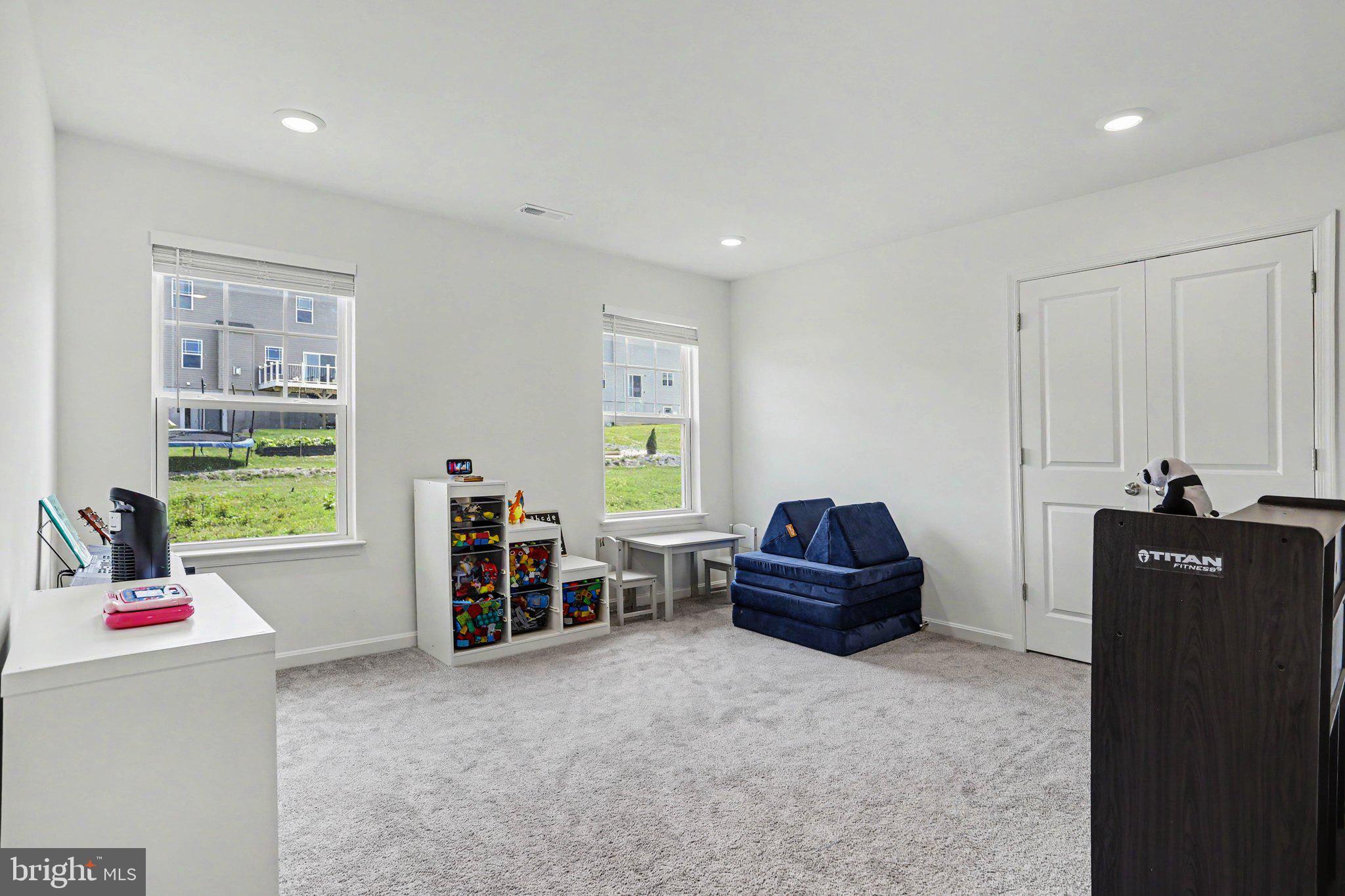 LEXINGTON ESTATES - Residential