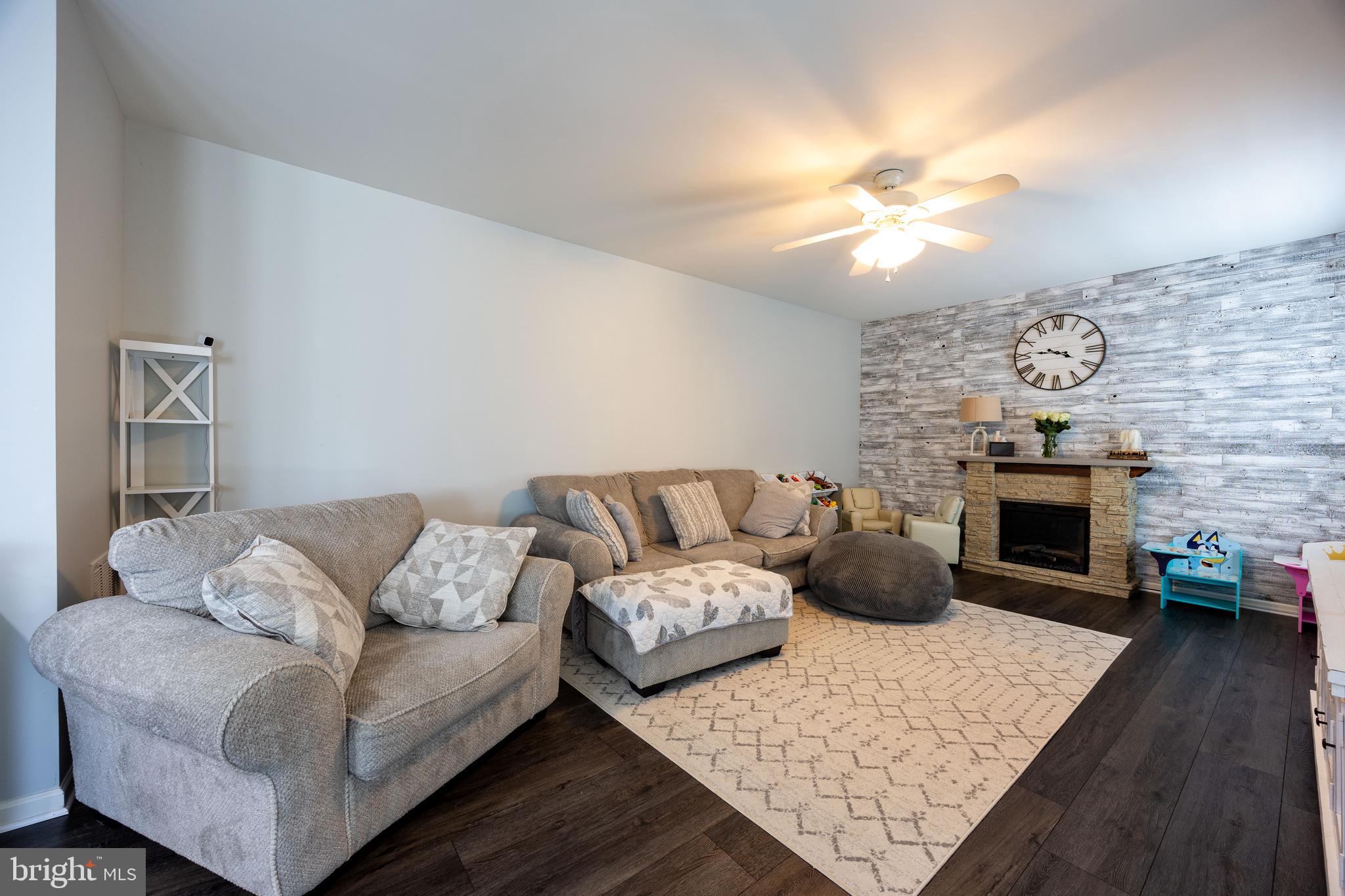 SPRINGDALE FARM - Residential