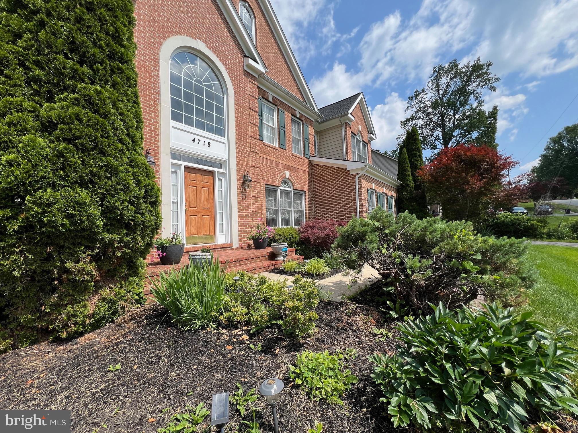 LEEHIGH VILLAGE - Residential