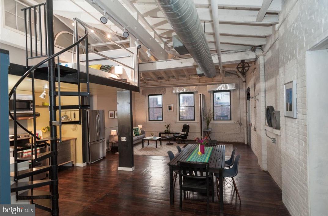 LOFT DISTRICT - Residential Lease