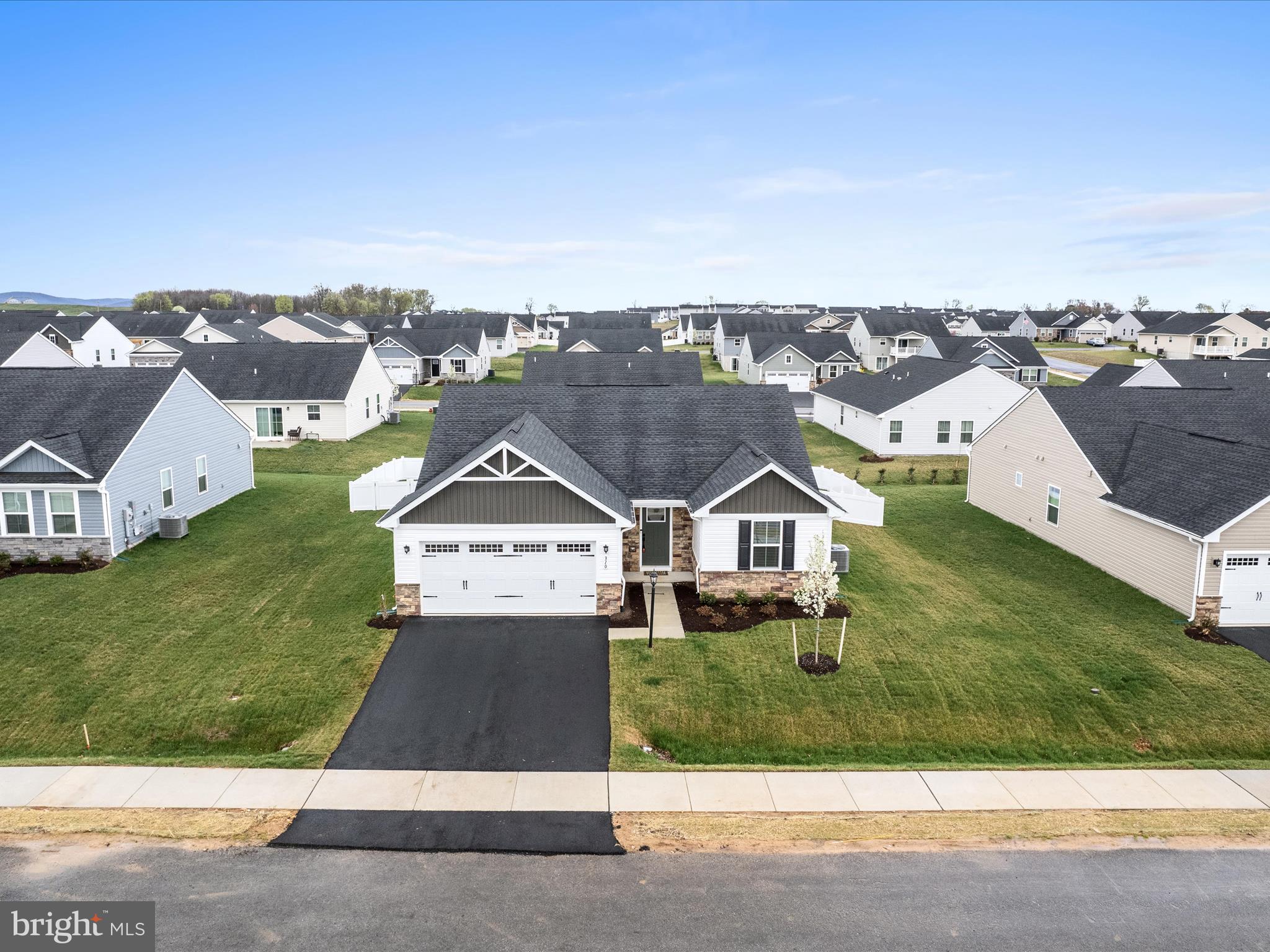 CARDINAL POINTE - Residential
