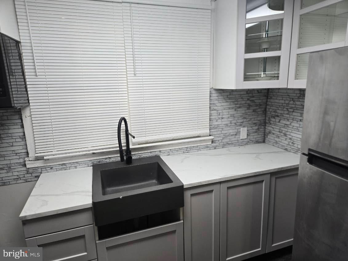KENSINGTON - Residential