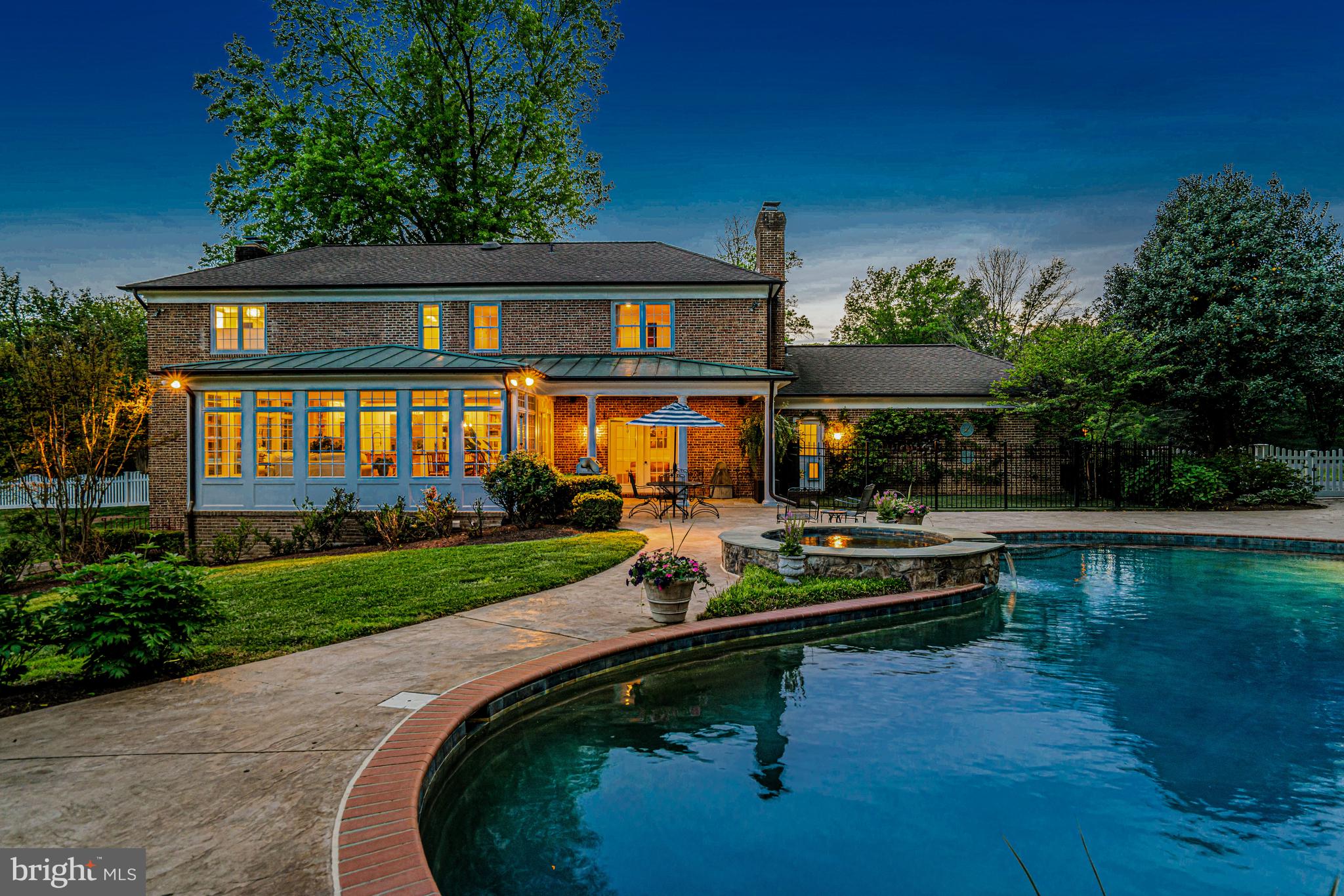 CANTERBURY WOODS - Residential