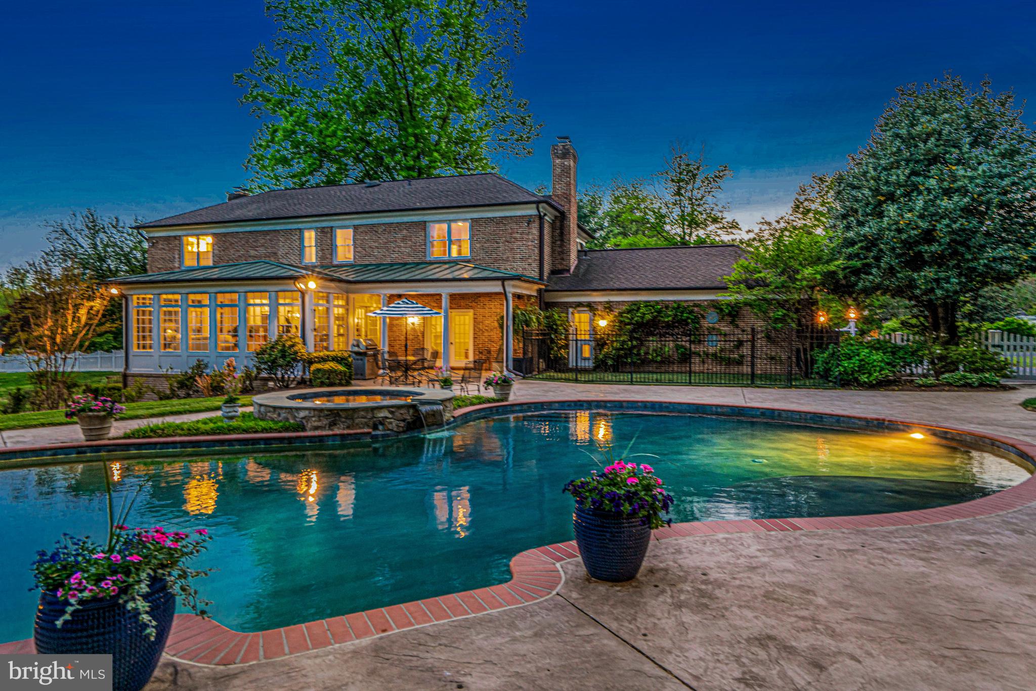CANTERBURY WOODS - Residential