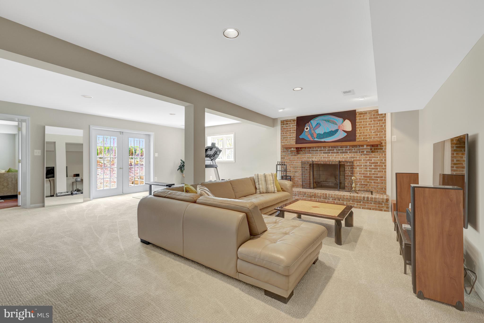 CANTERBURY WOODS - Residential
