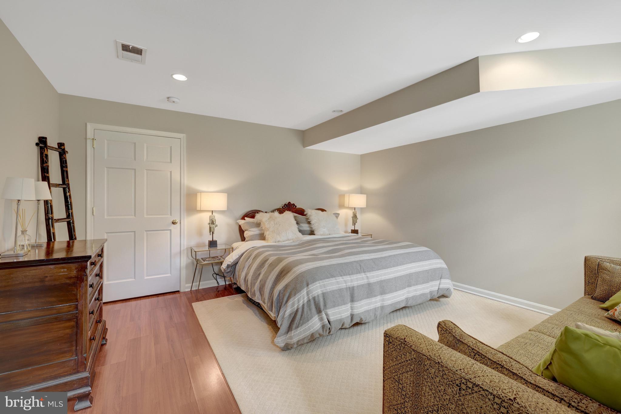 CANTERBURY WOODS - Residential