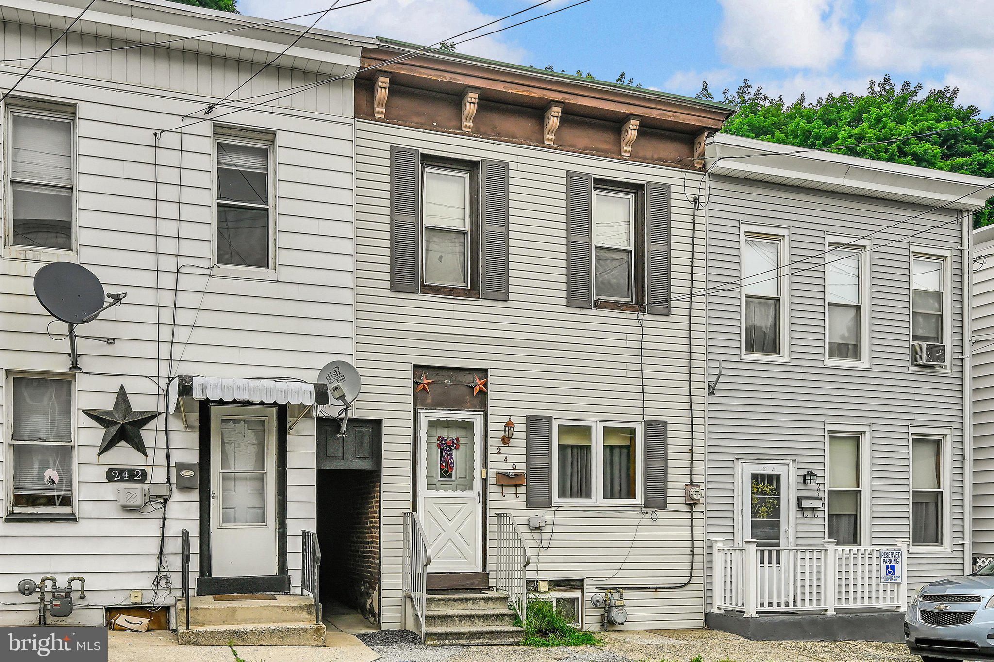 POTTSVILLE - Residential