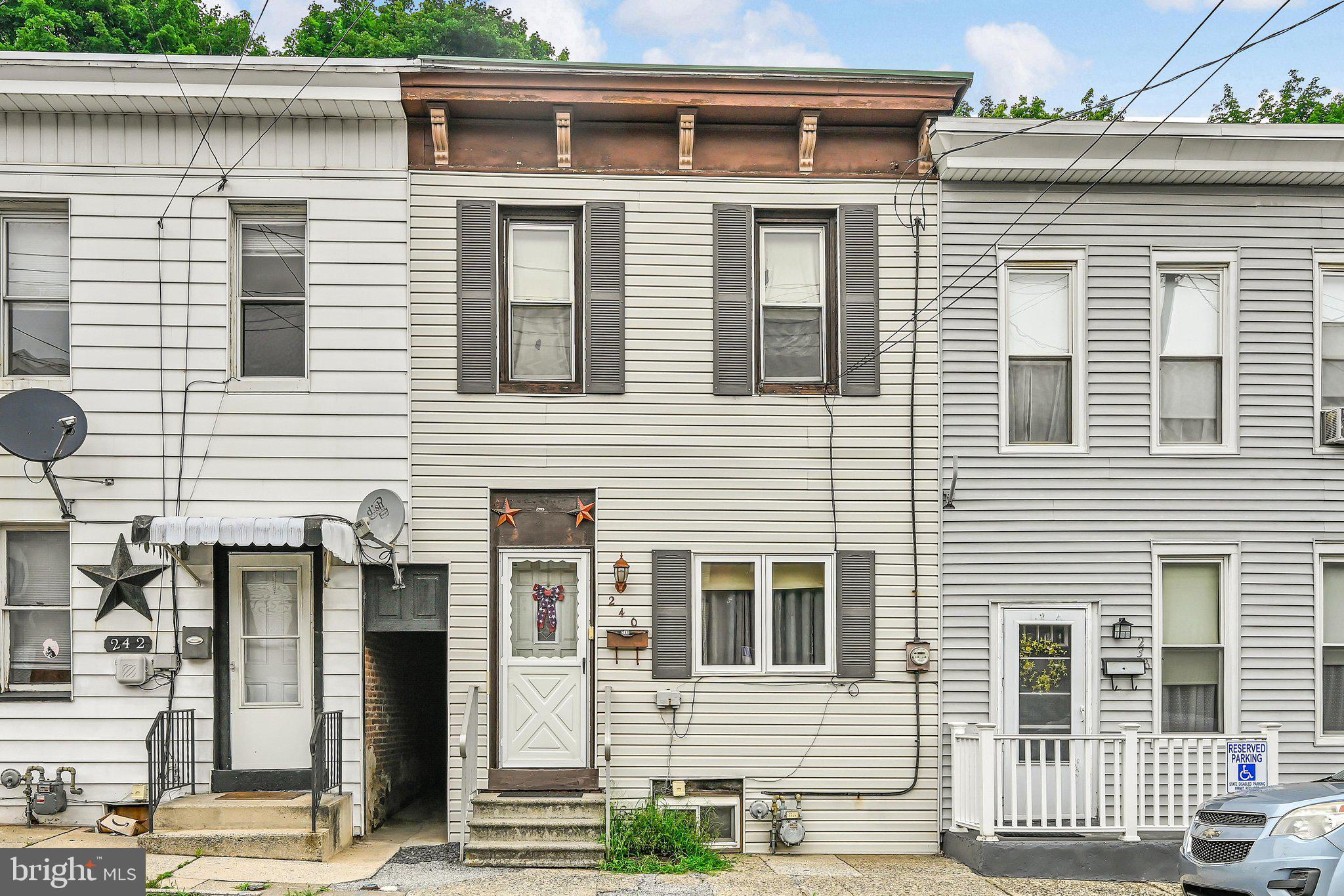 POTTSVILLE - Residential