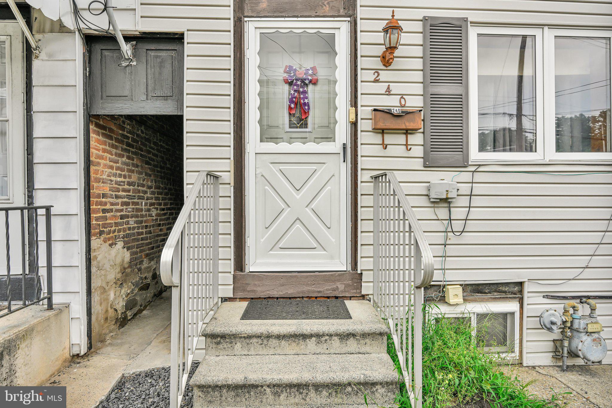 POTTSVILLE - Residential