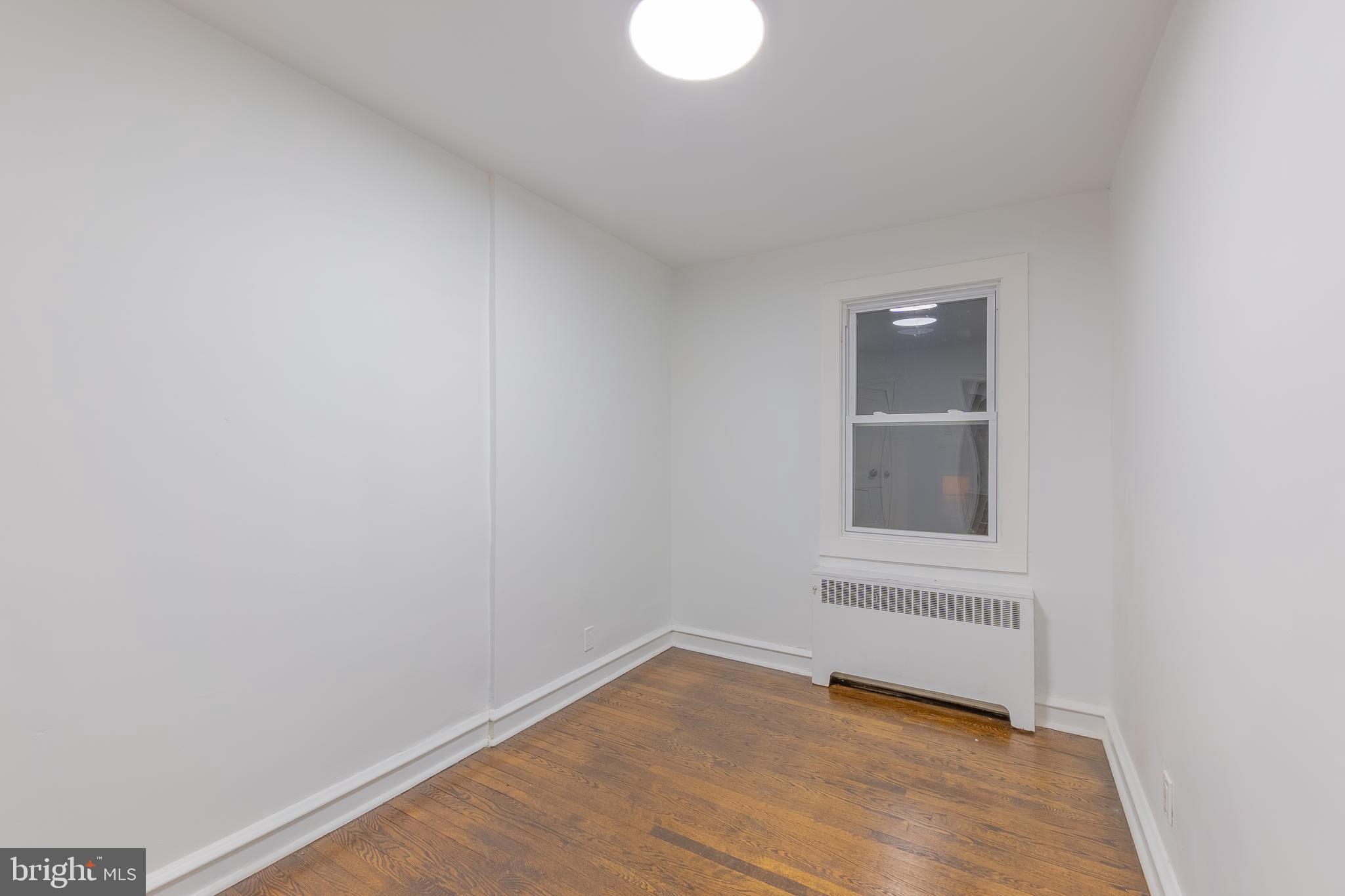 EAST OAK LANE - Residential Income