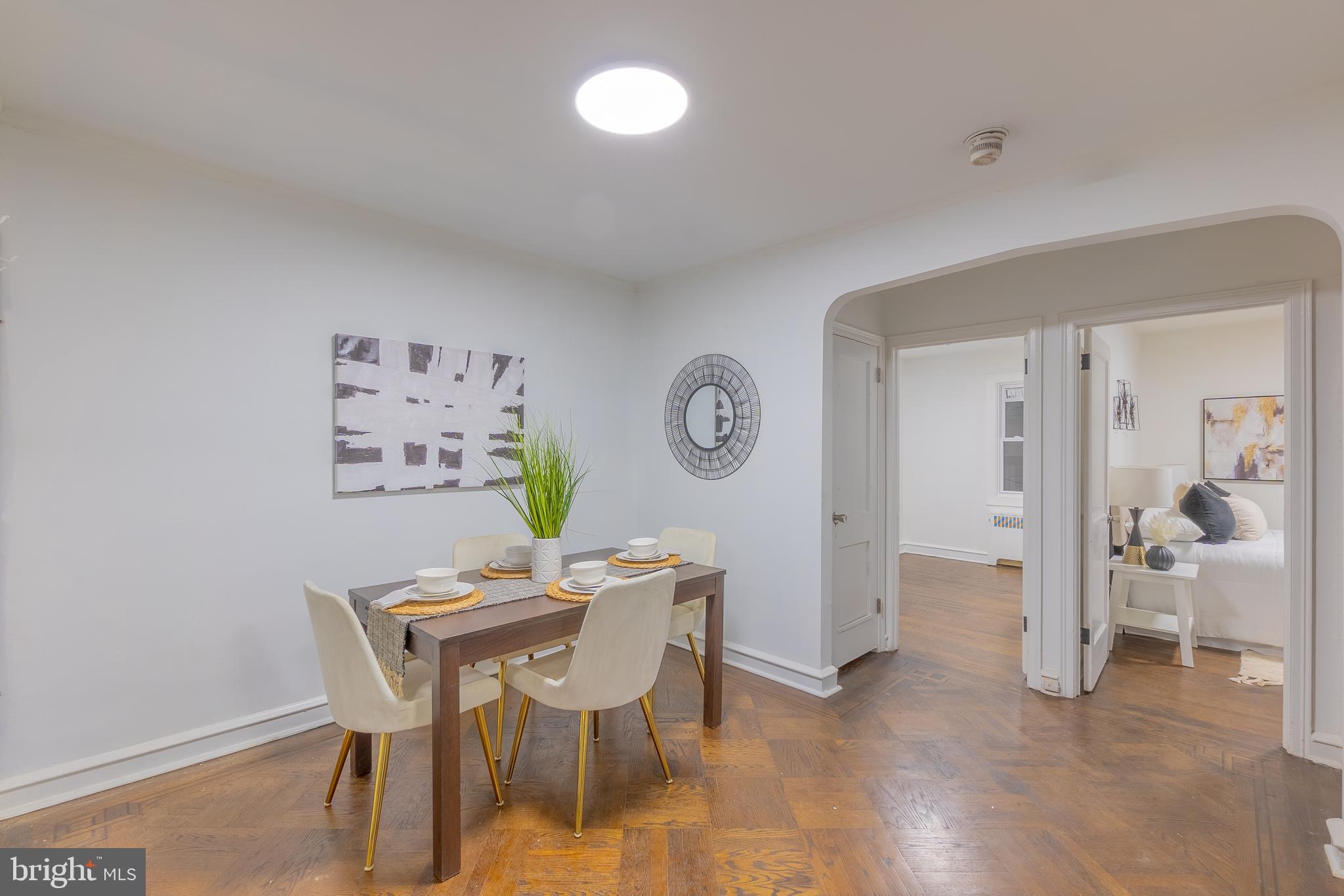 EAST OAK LANE - Residential Income