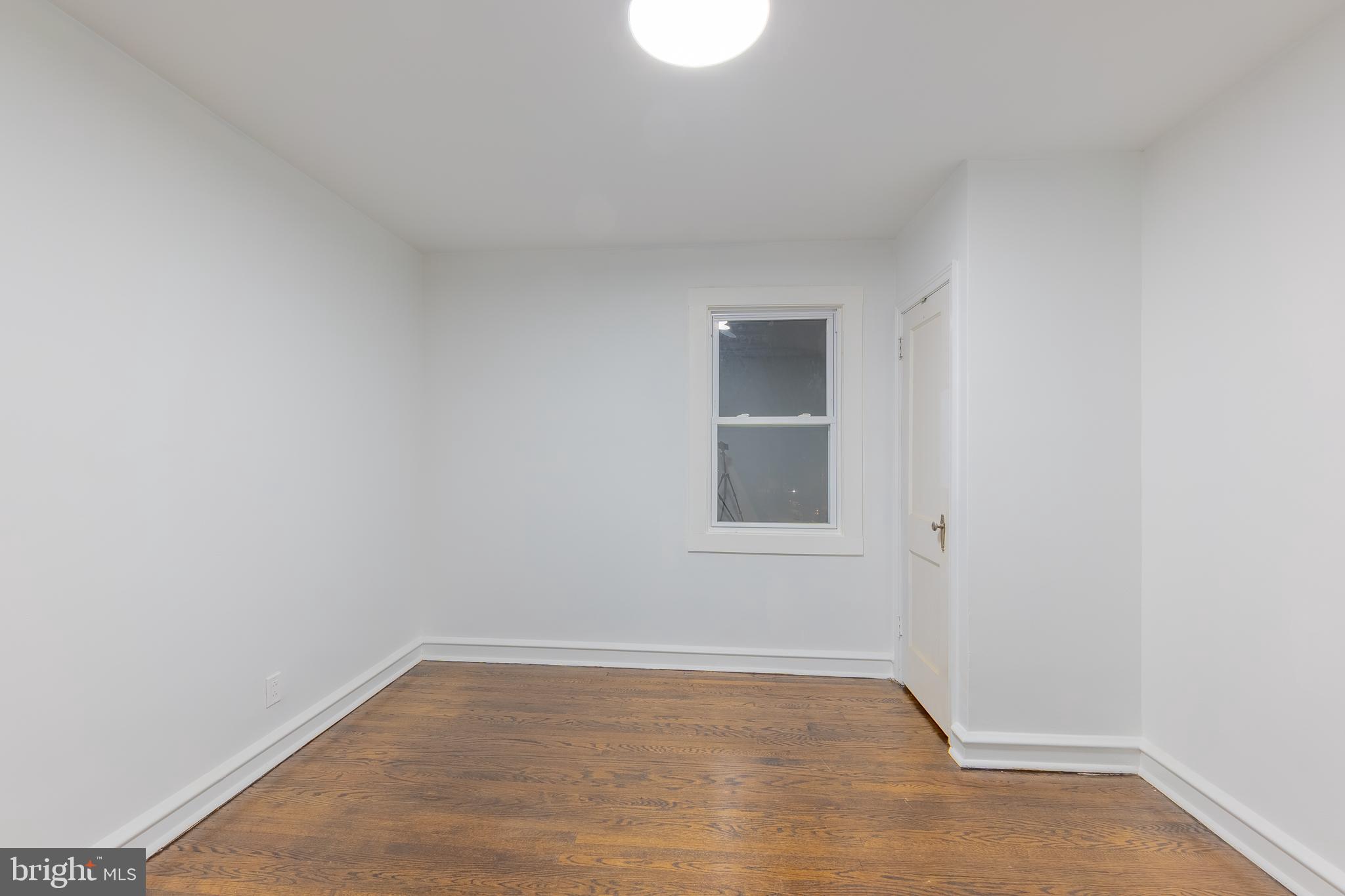 EAST OAK LANE - Residential Income