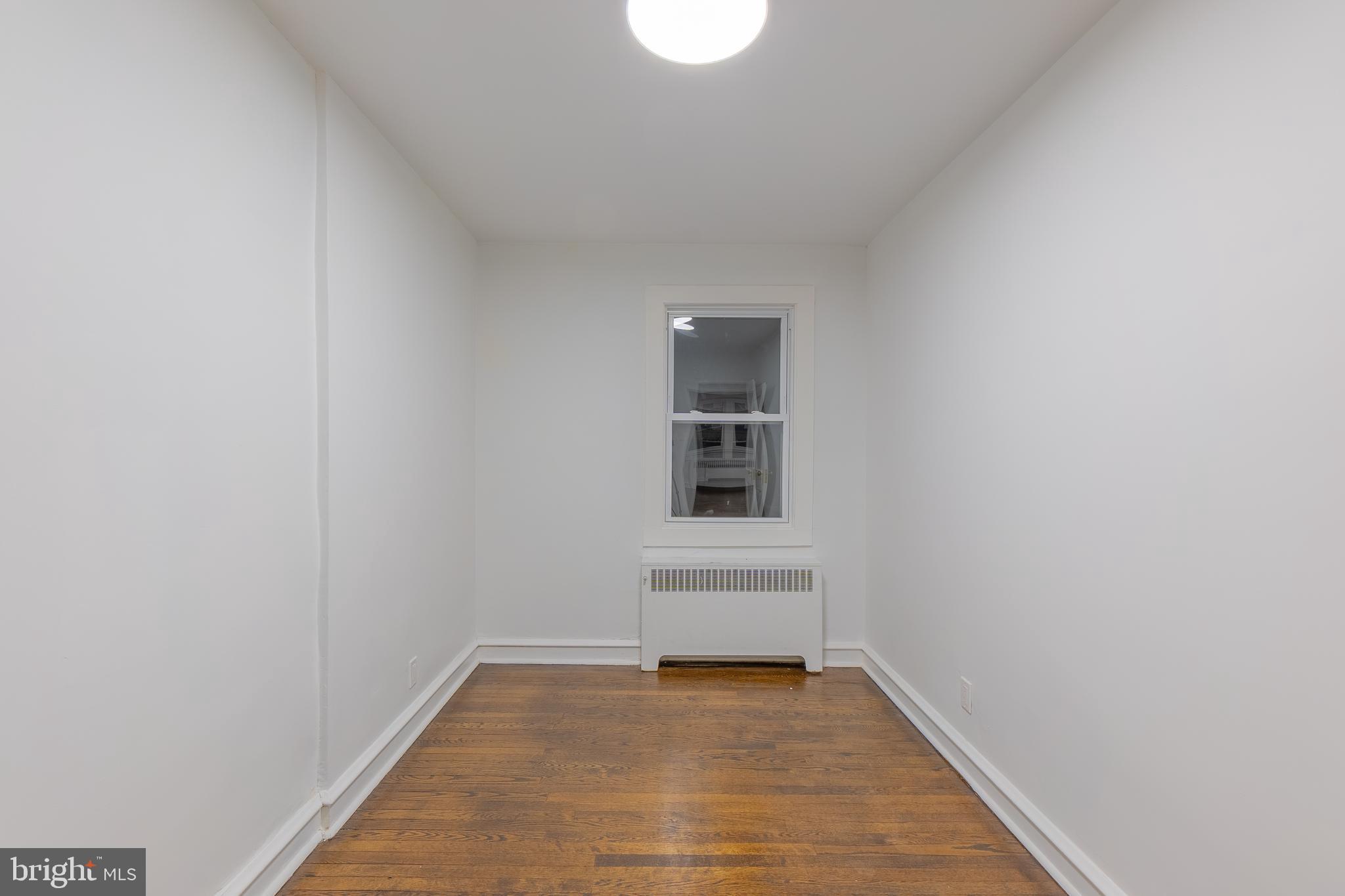EAST OAK LANE - Residential Income