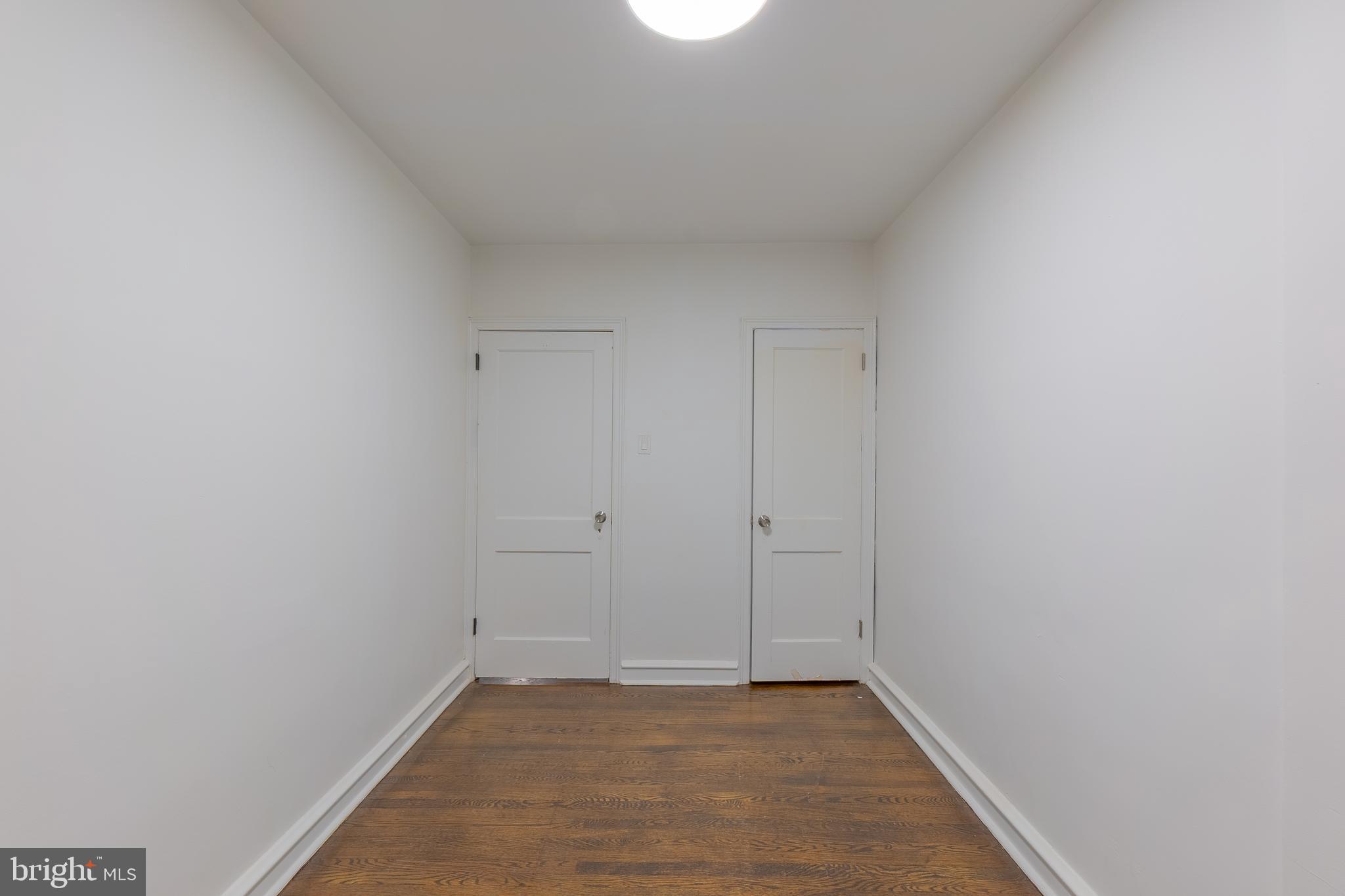 EAST OAK LANE - Residential Income