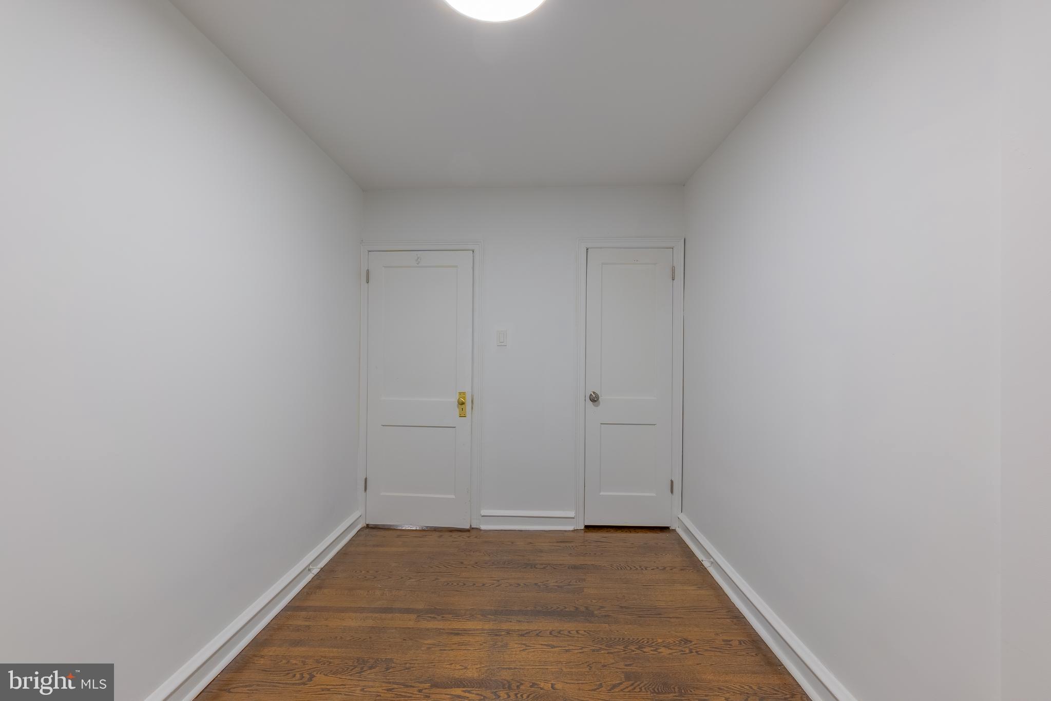 EAST OAK LANE - Residential Income