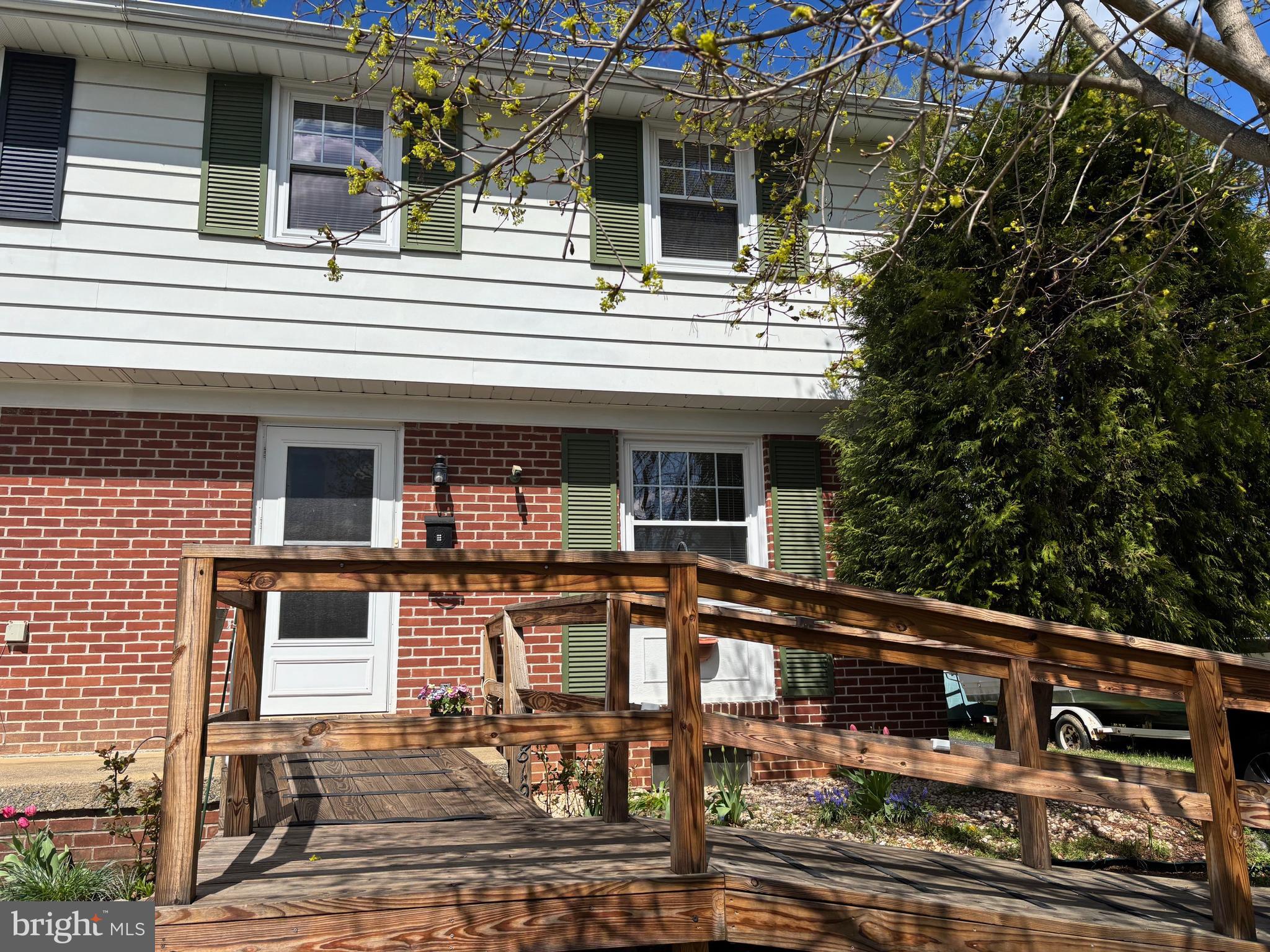 MANOR RIDGE - Residential
