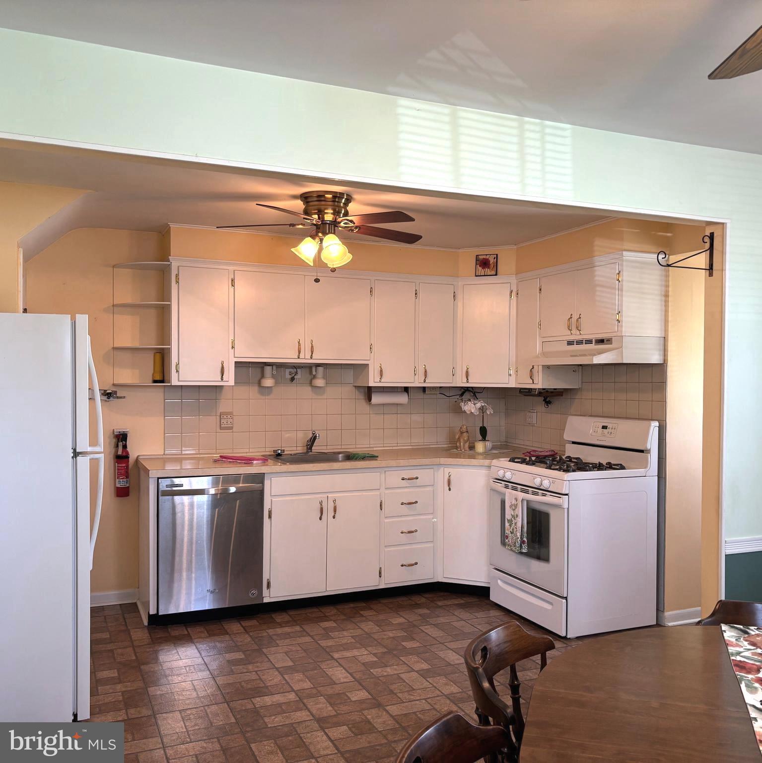 MANOR RIDGE - Residential
