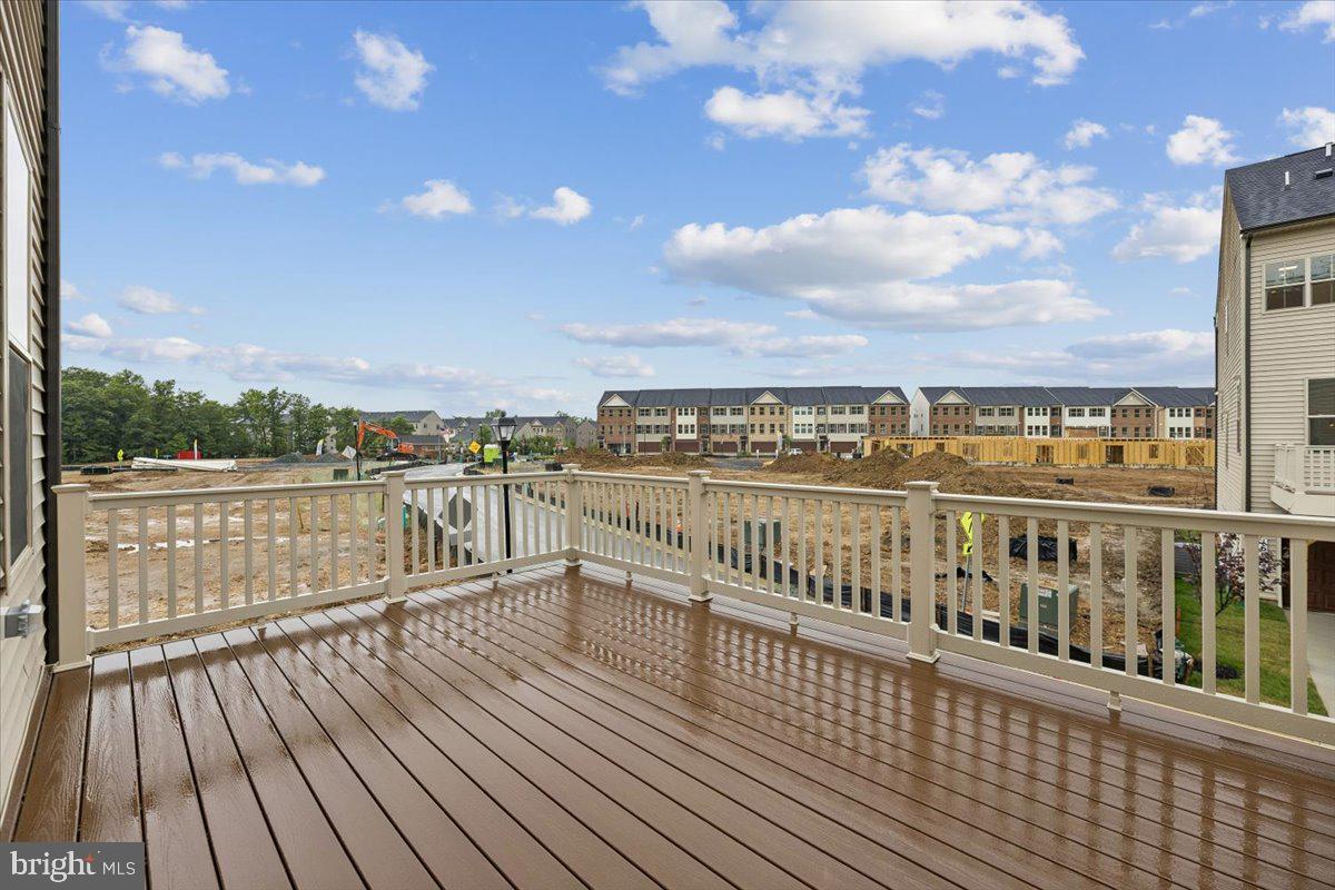 MANNING SQUARE TOWNS - Residential