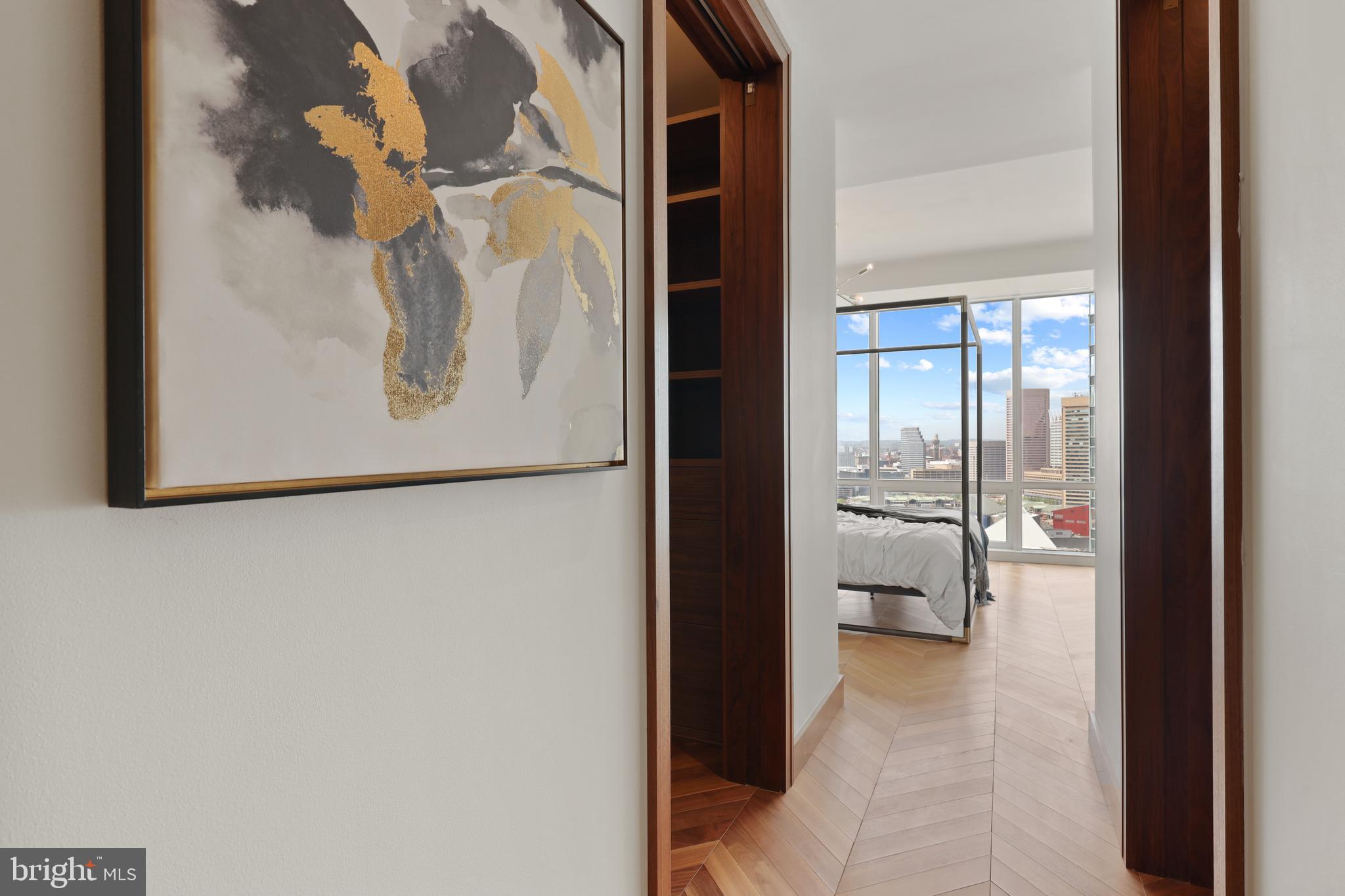 FOUR SEASONS PRIVATE RESIDENCES - Residential