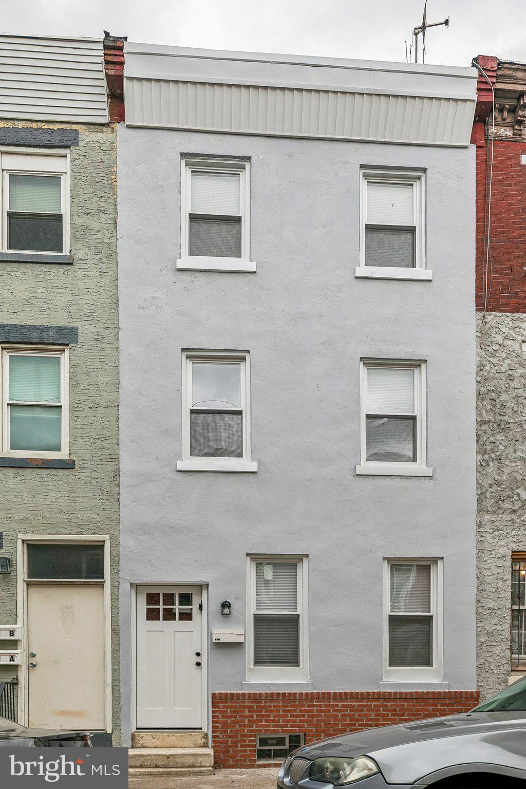 Welcome to 21 E Silver St! Stunning, fully renovated 3-bedroom, 3-bath home finished to move-in condition. Every detail has been thoughtfully updated: a new roof and energy-efficient windows provide long-term value and comfort, while a full set of brand-new stainless-steel appliances and contemporary fixtures elevate daily living. The bright, open layout showcases generous living spaces with abundant natural light, ideal for entertaining and modern family life. The kitchen features designer touches, ample cabinet storage and durable countertops that blend style with function. All three bathrooms were rebuilt with modern tilework, sleek vanities and updated plumbing and lighting. Additional highlights include contemporary flooring throughout, fresh paint, upgraded mechanicals and laundry convenience. Outside, low-maintenance landscaping and a well-maintained exterior complete the turnkey package. Located in an upcoming neighborhood, this move-in-ready home delivers quality craftsmanship and modern amenities — schedule your showing today.
