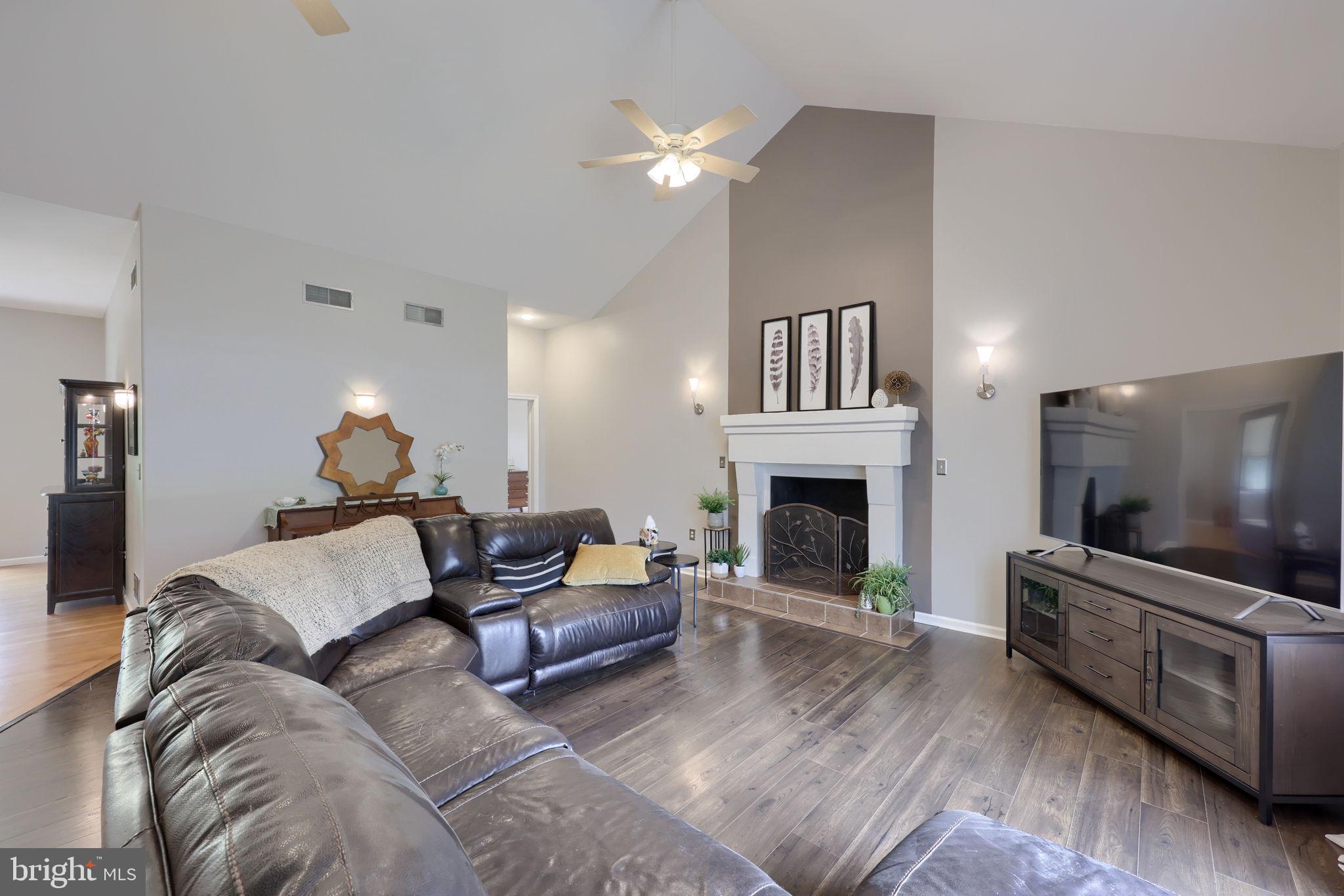 EAST MANCHESTER TWP. - Residential