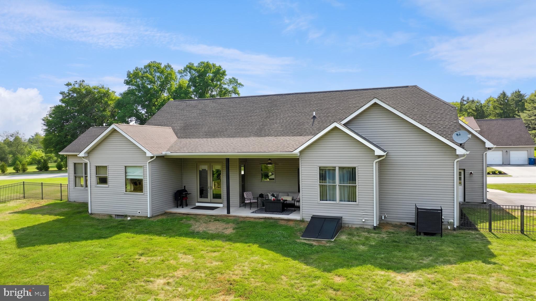 EAST MANCHESTER TWP. - Residential