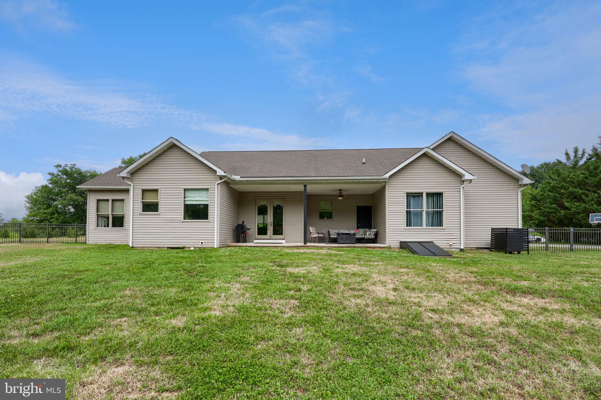 EAST MANCHESTER TWP. - Residential