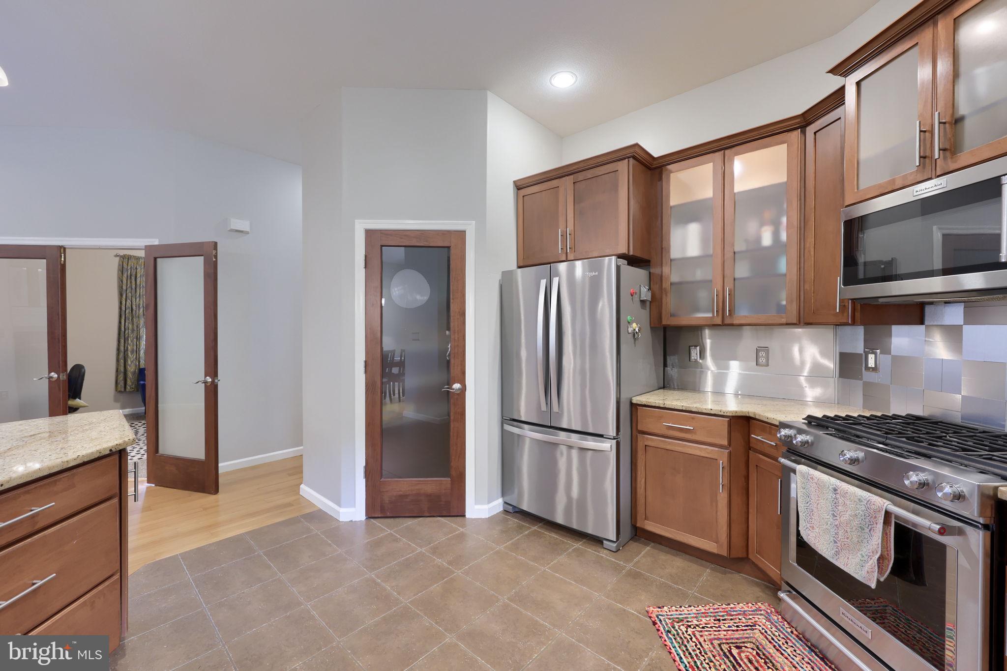EAST MANCHESTER TWP. - Residential