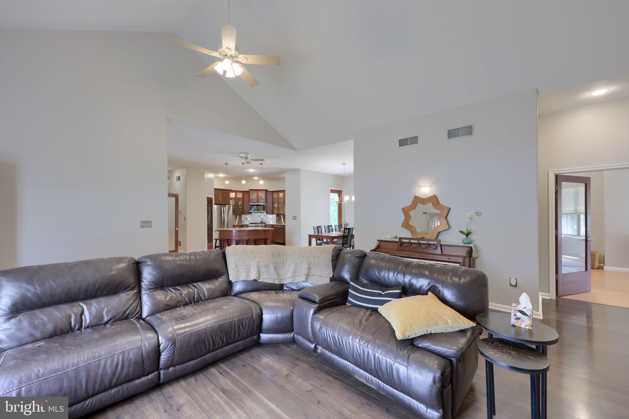 EAST MANCHESTER TWP. - Residential