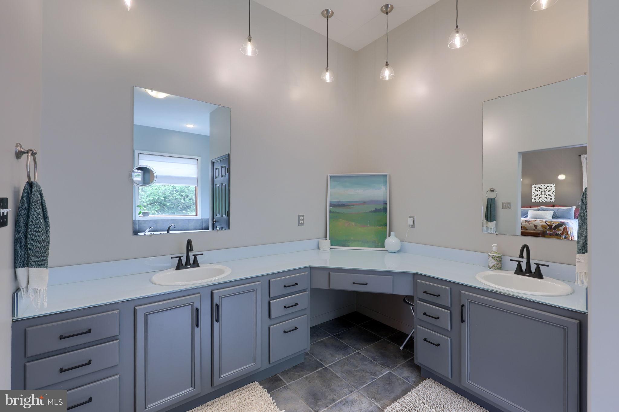 EAST MANCHESTER TWP. - Residential