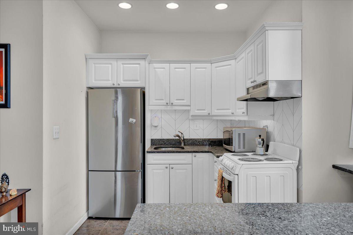 WASHINGTON SQ WEST - Residential