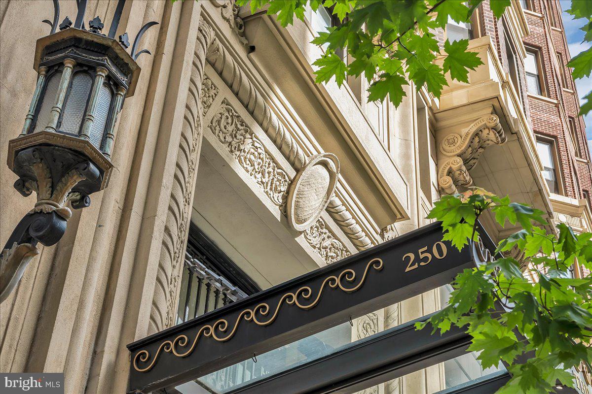 WASHINGTON SQ WEST - Residential