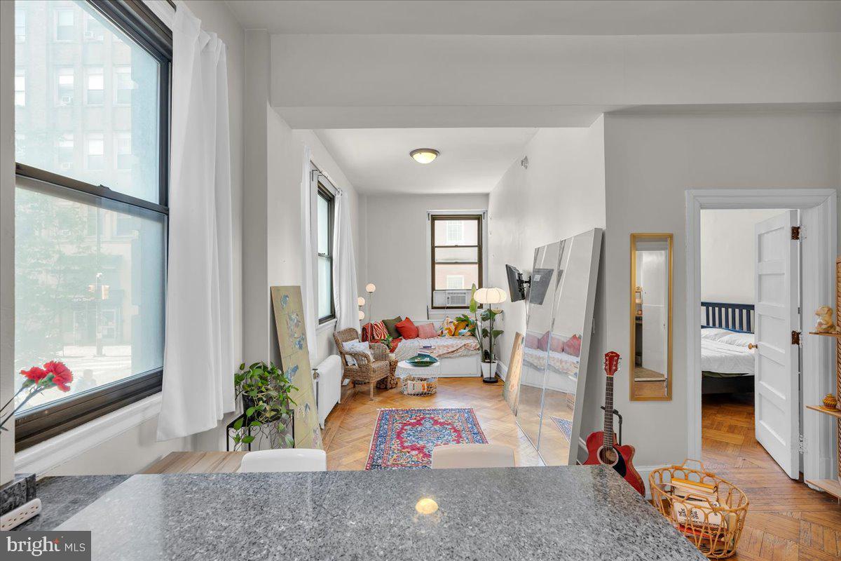 WASHINGTON SQ WEST - Residential