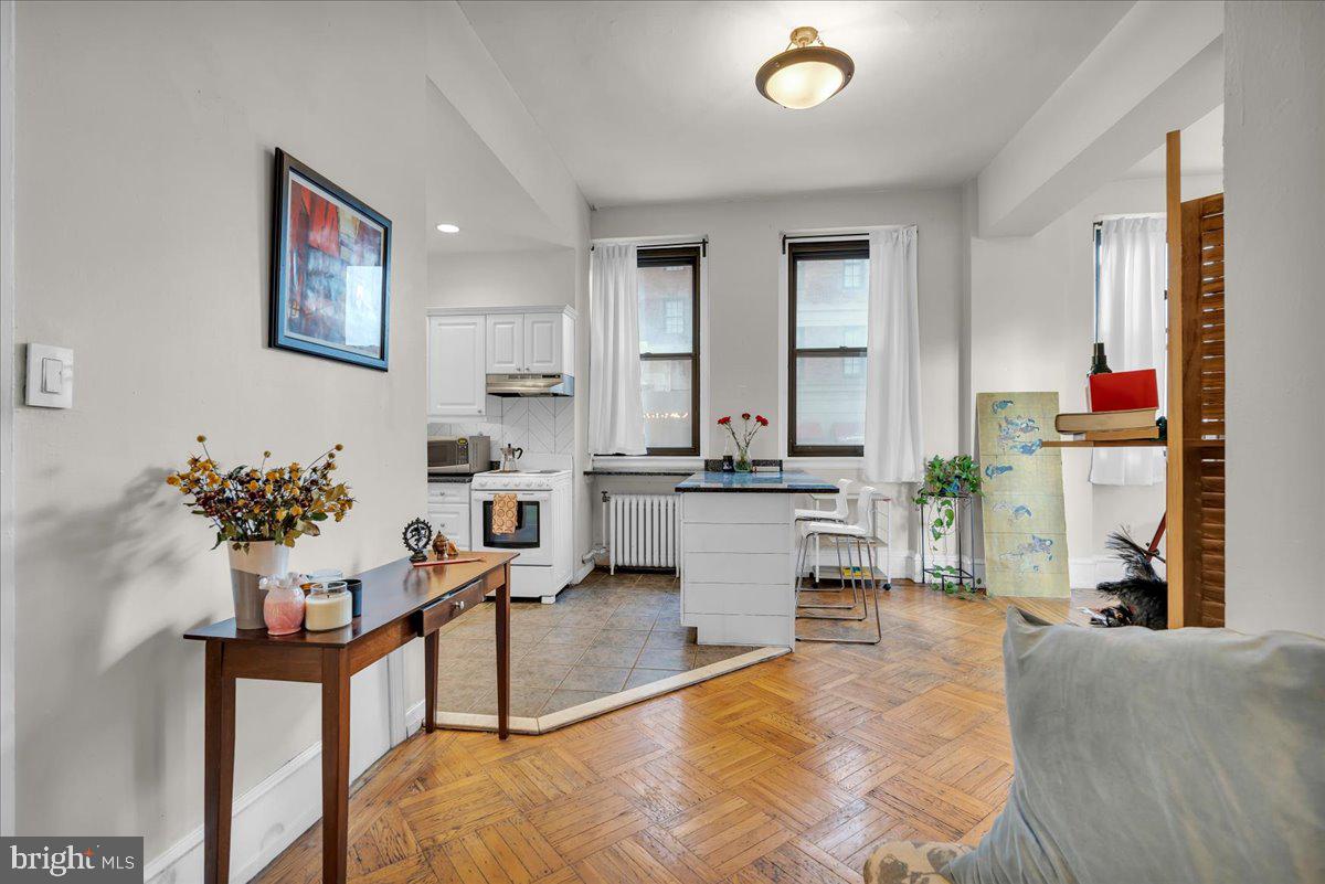 WASHINGTON SQ WEST - Residential
